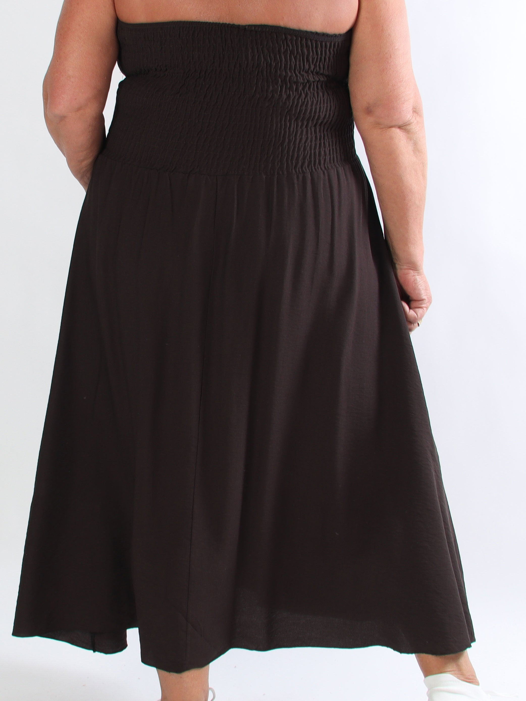 Lucianda - Stropløs plus size kjole i viskose med smock og lommer