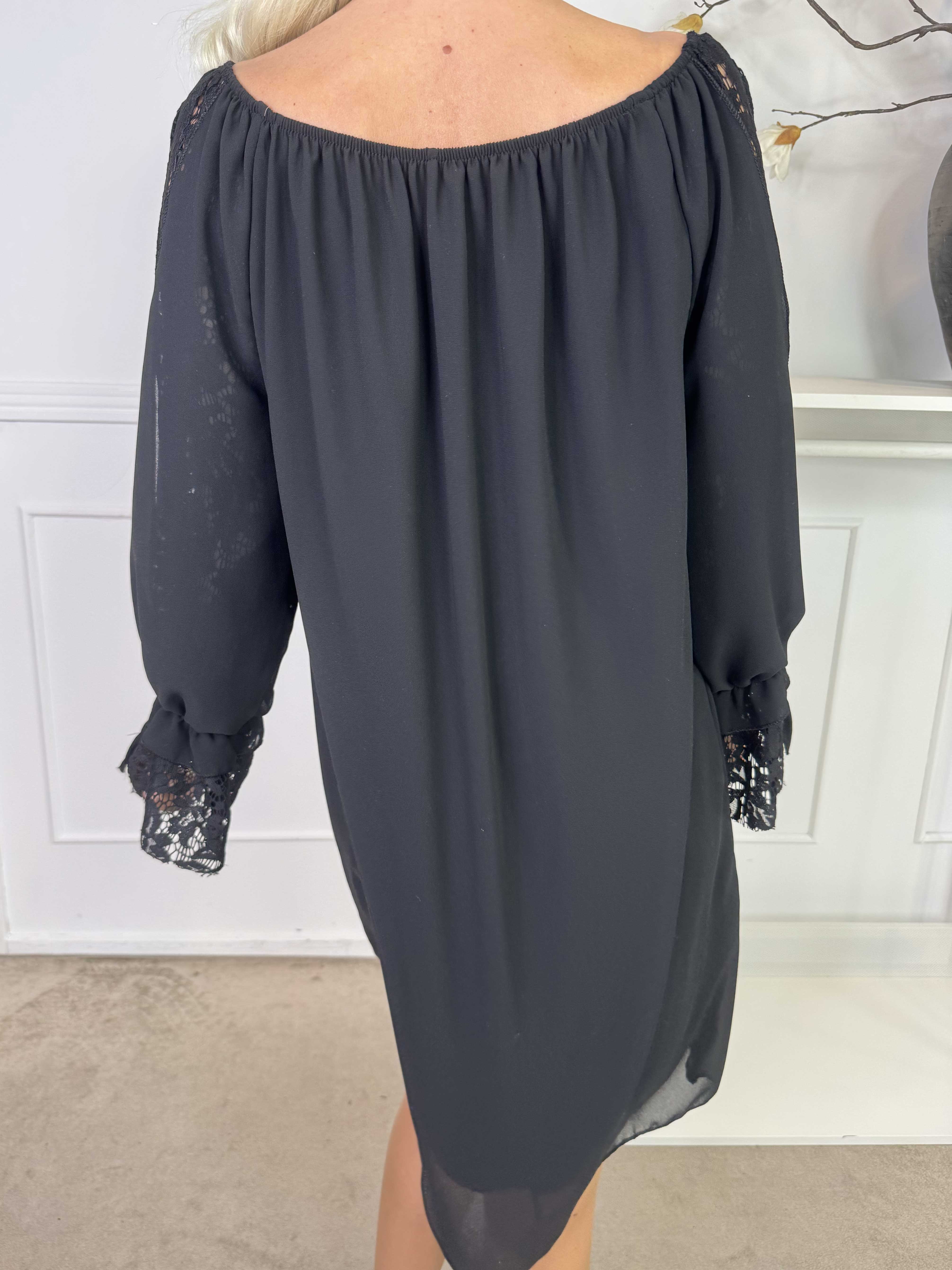 Lupita - Tunikakjole med blondeærmer