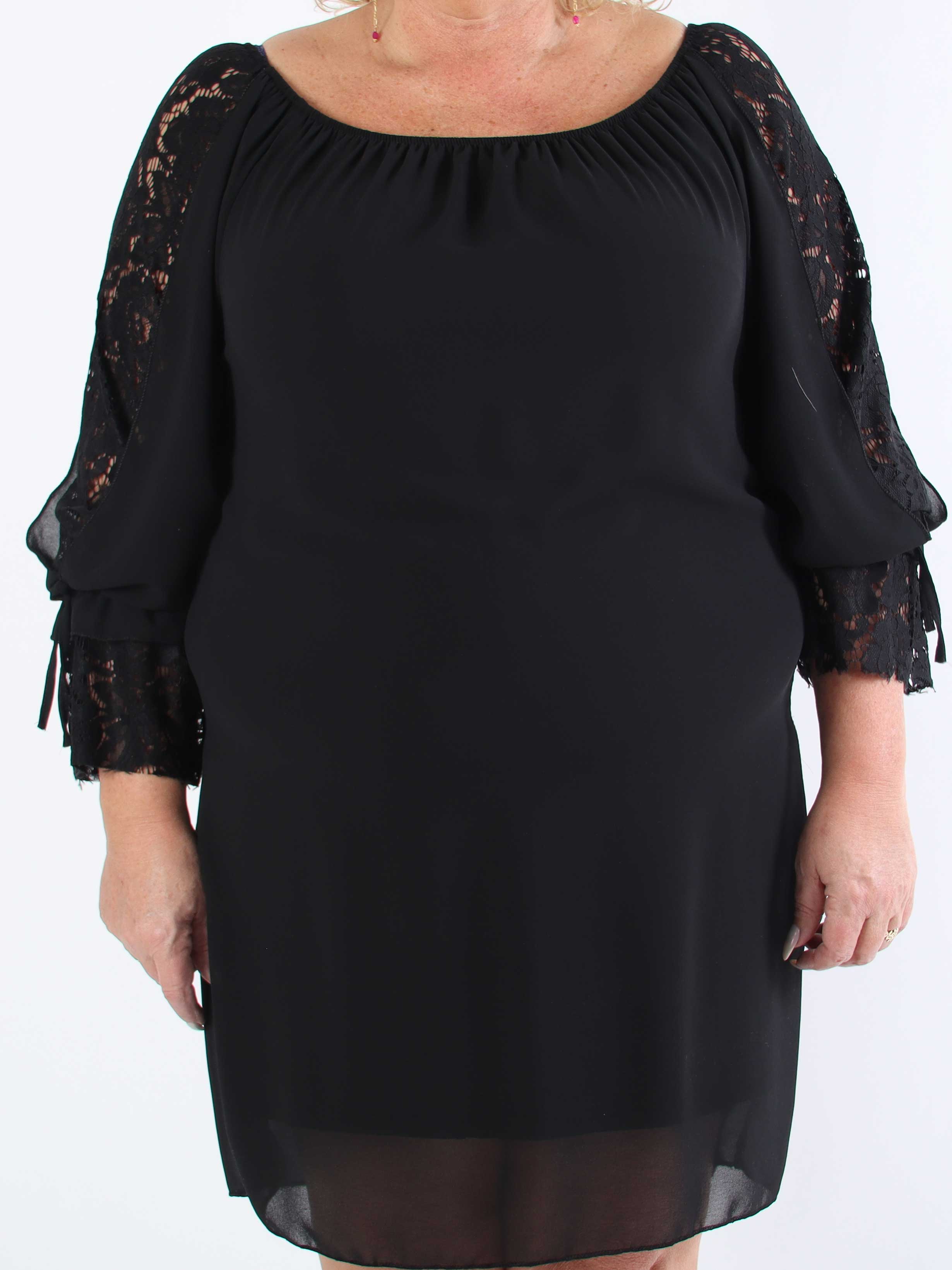 Lupita - Plussize tunikakjole med blondeærmer