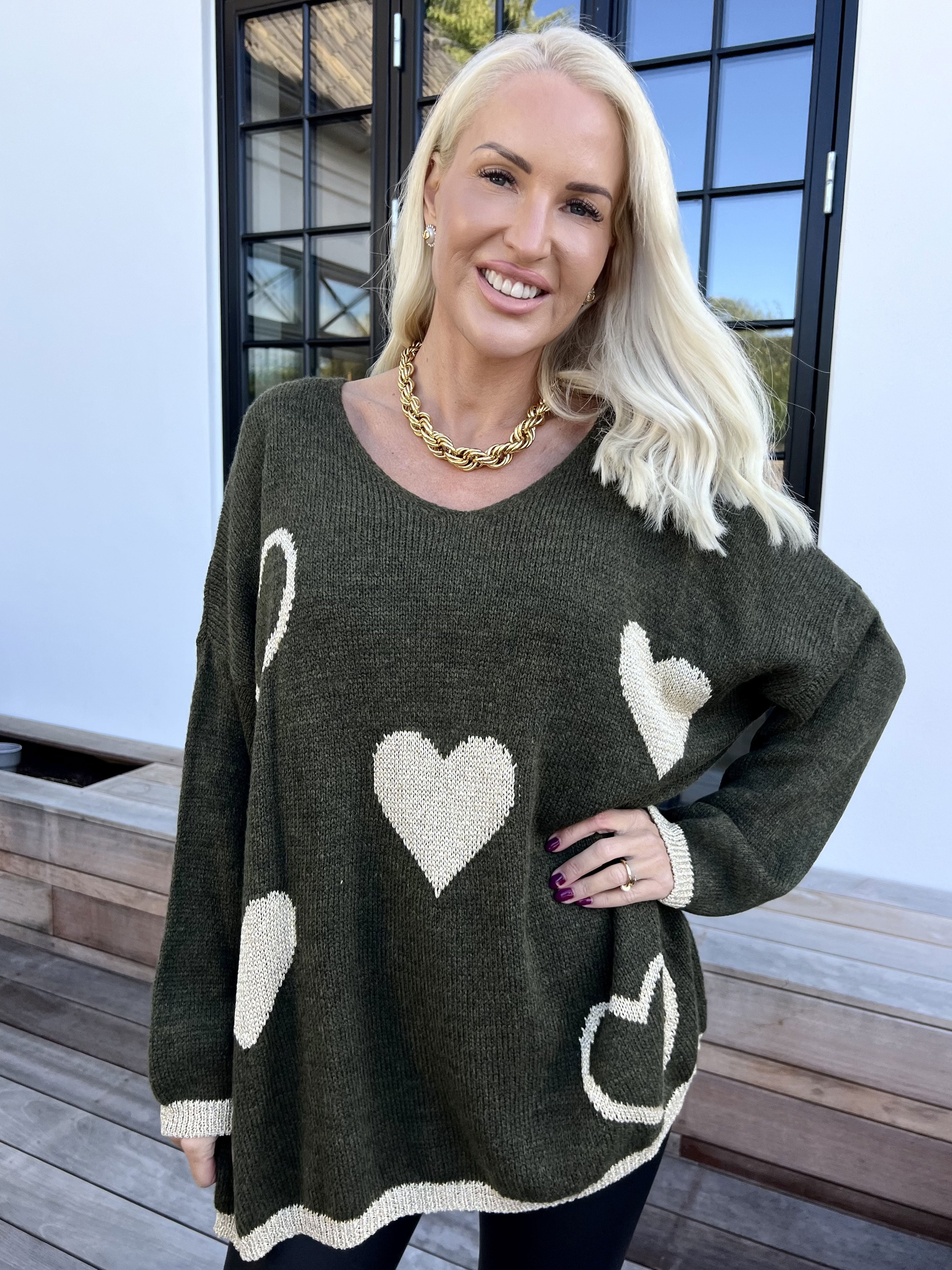 Lydia - Striktrøje med hjerter i guld glimmertråde