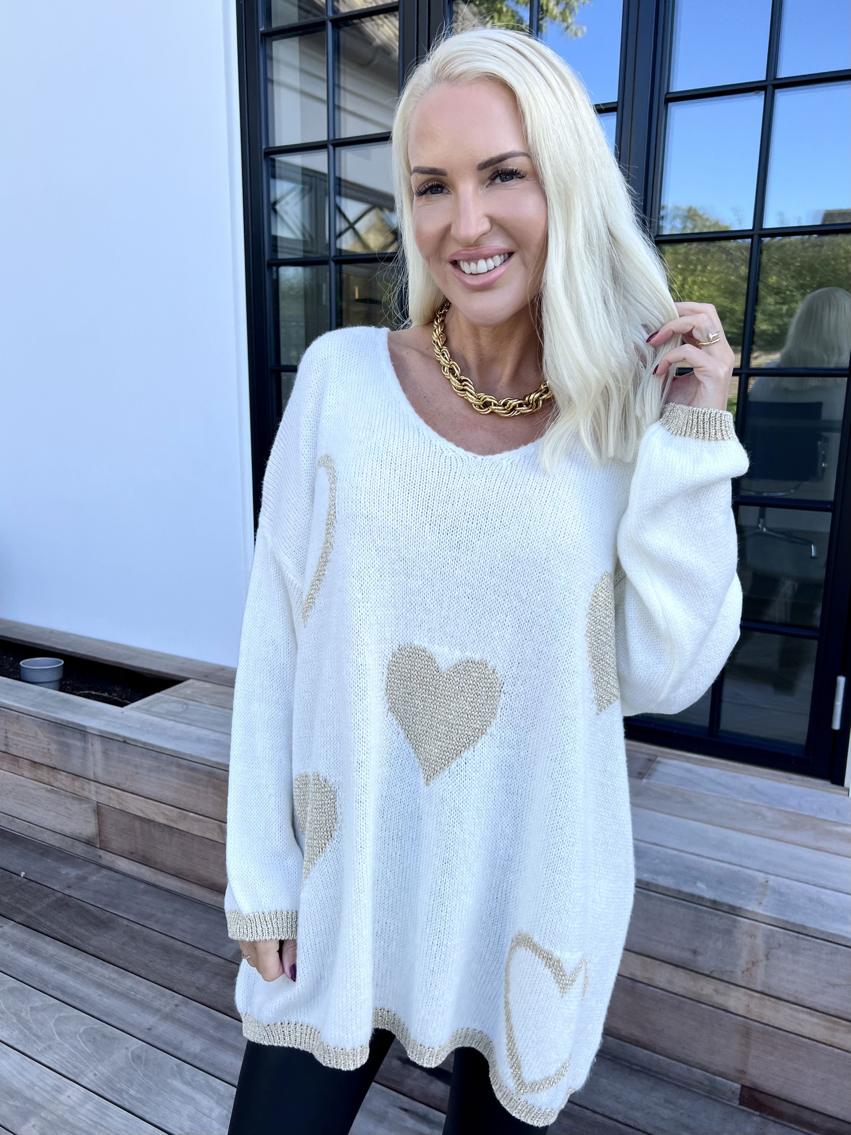 Lydia - Striktrøje med hjerter i guld glimmertråde