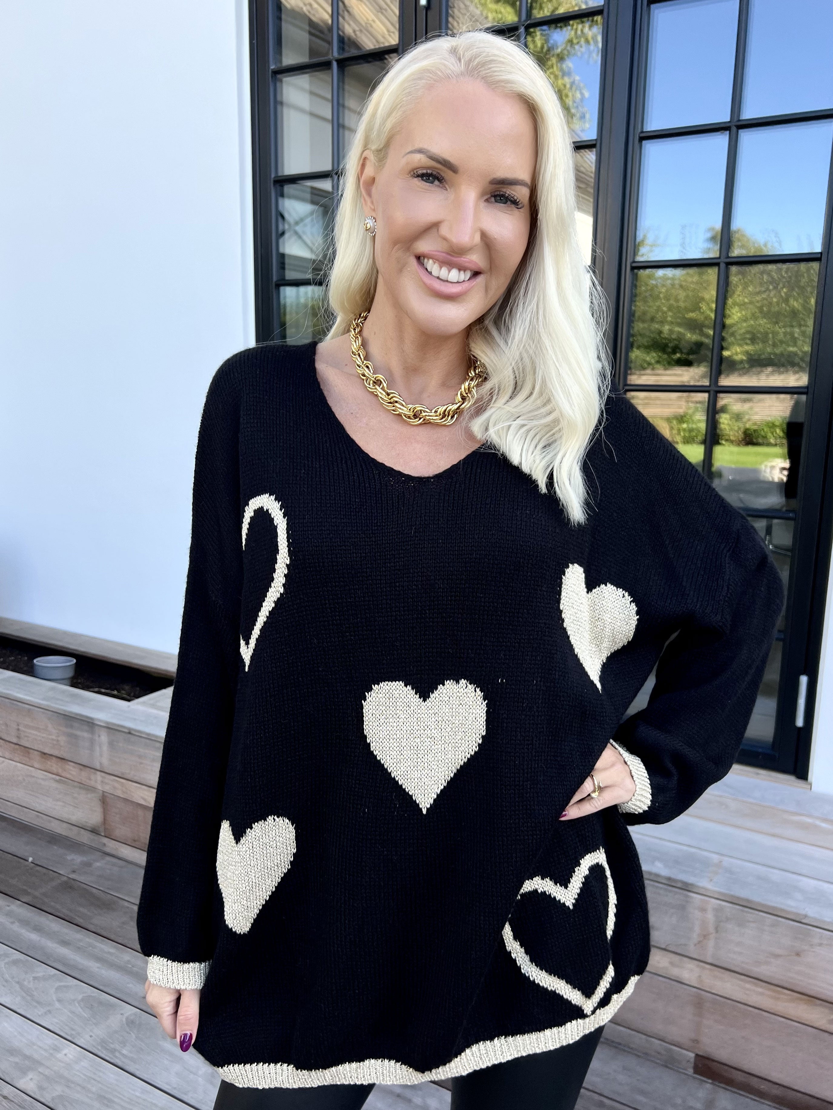 Lydia - Striktrøje med hjerter i guld glimmertråde