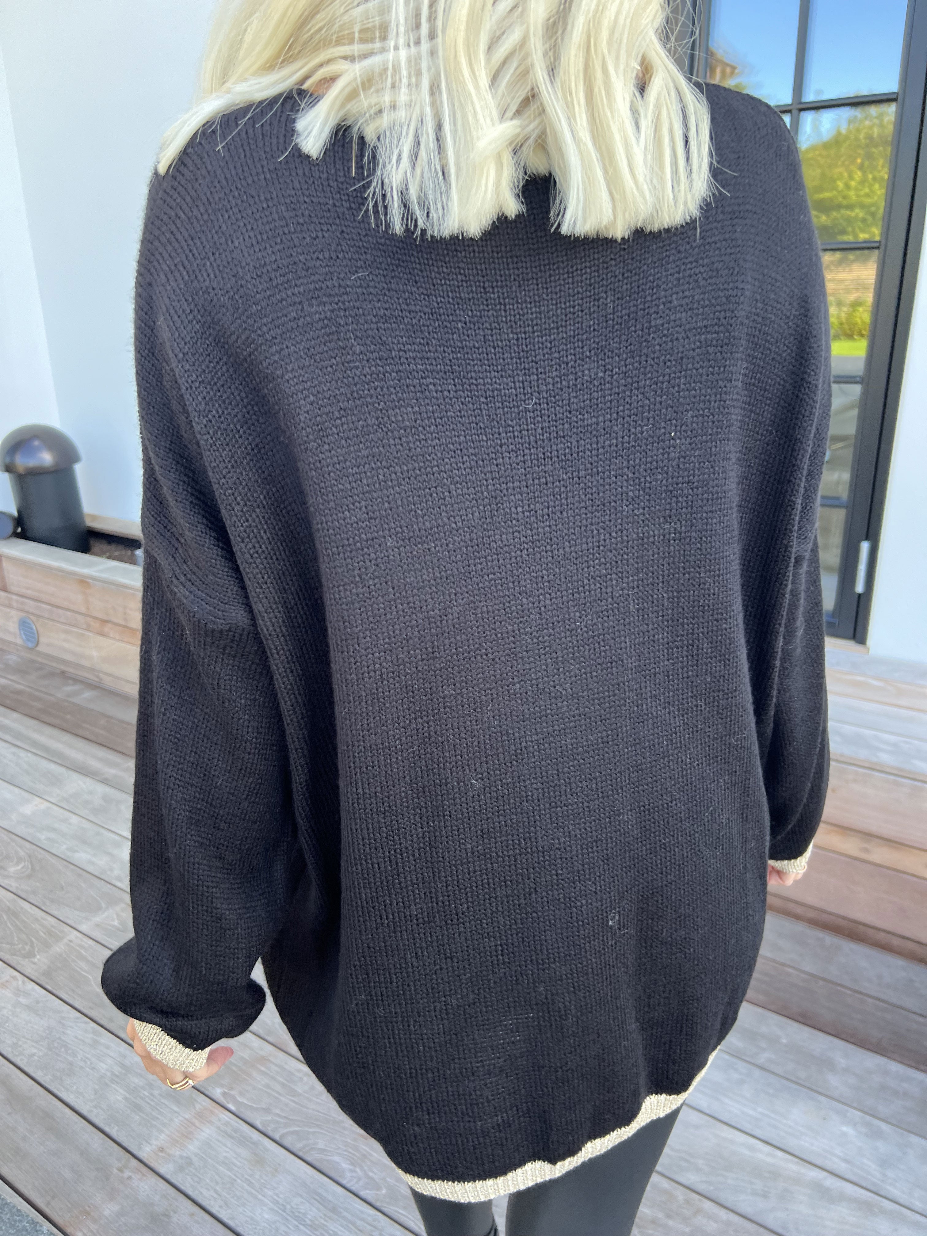 Lydia - Striktrøje med hjerter i guld glimmertråde