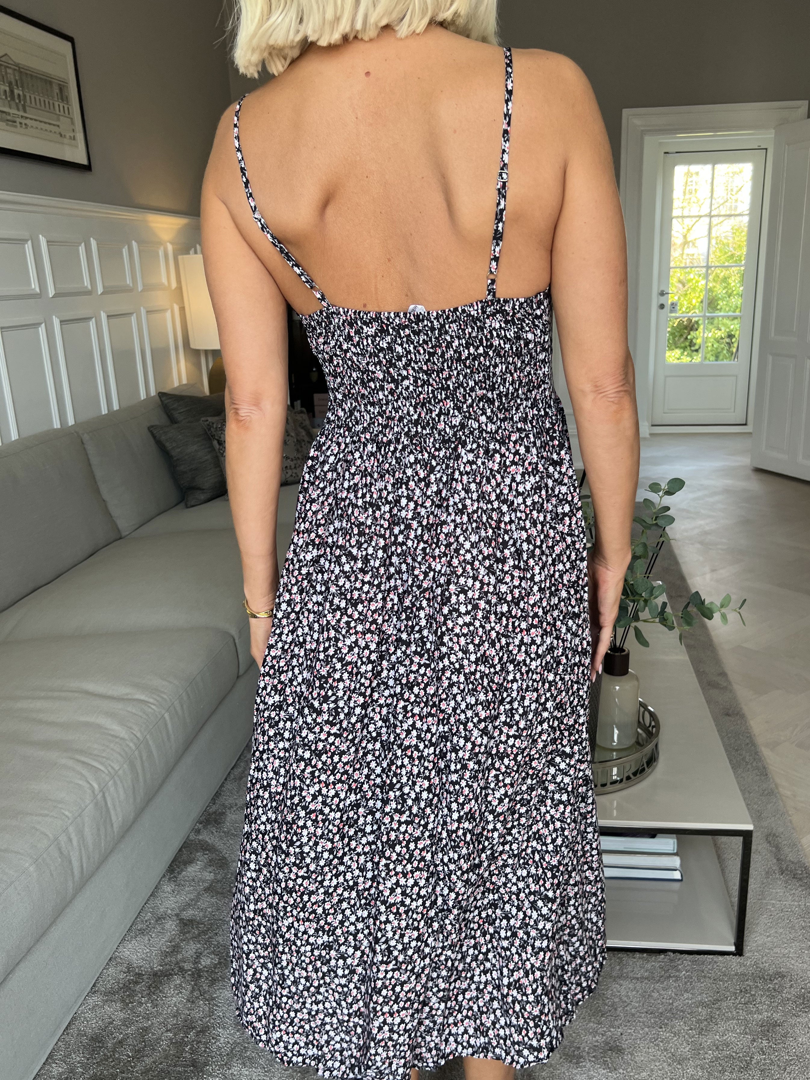 Lykke Small Flower - Sød stropkjole med blomsterprint