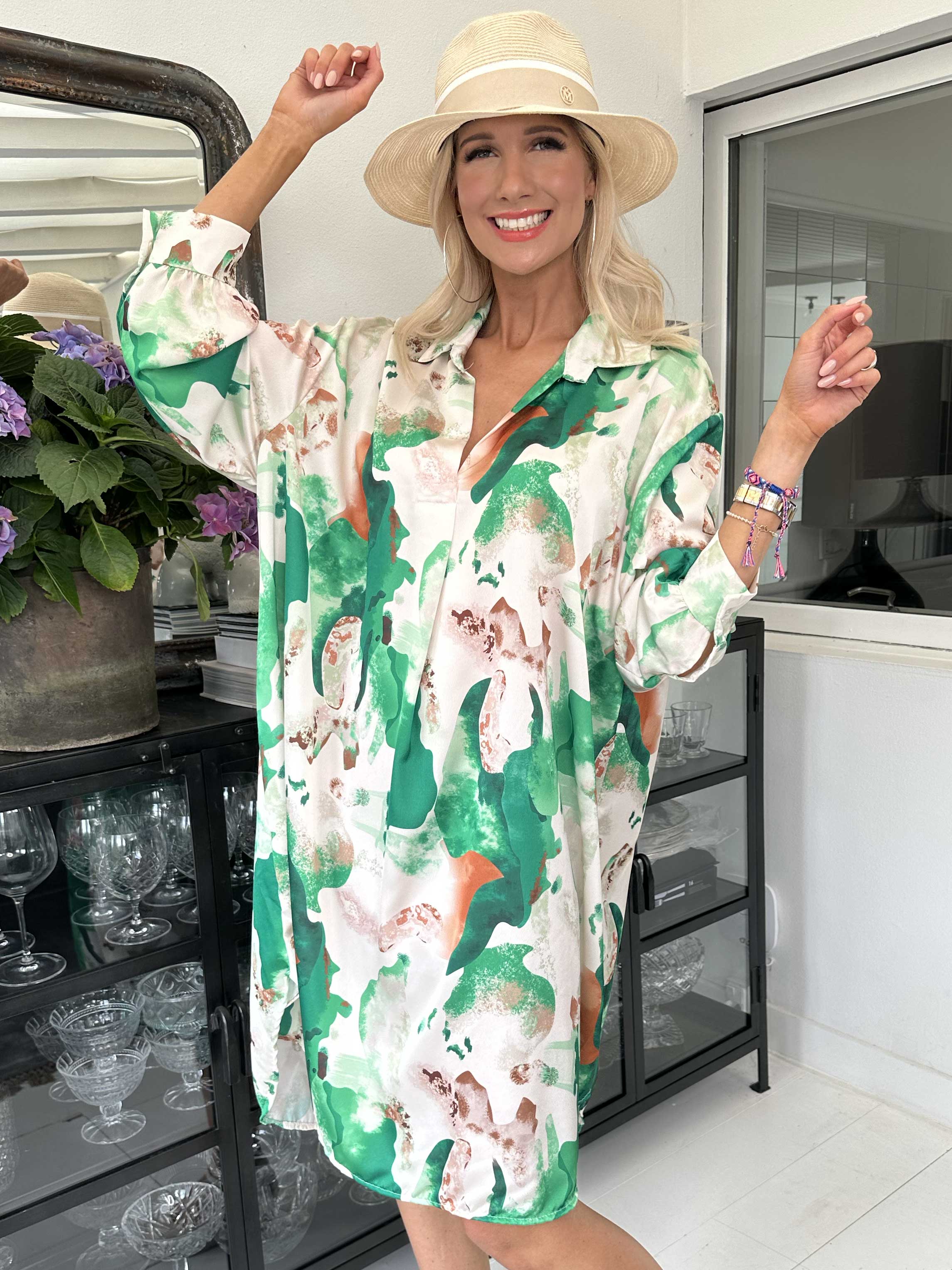 Lyng - Mønstret kjole i silkelook med skjortekrave