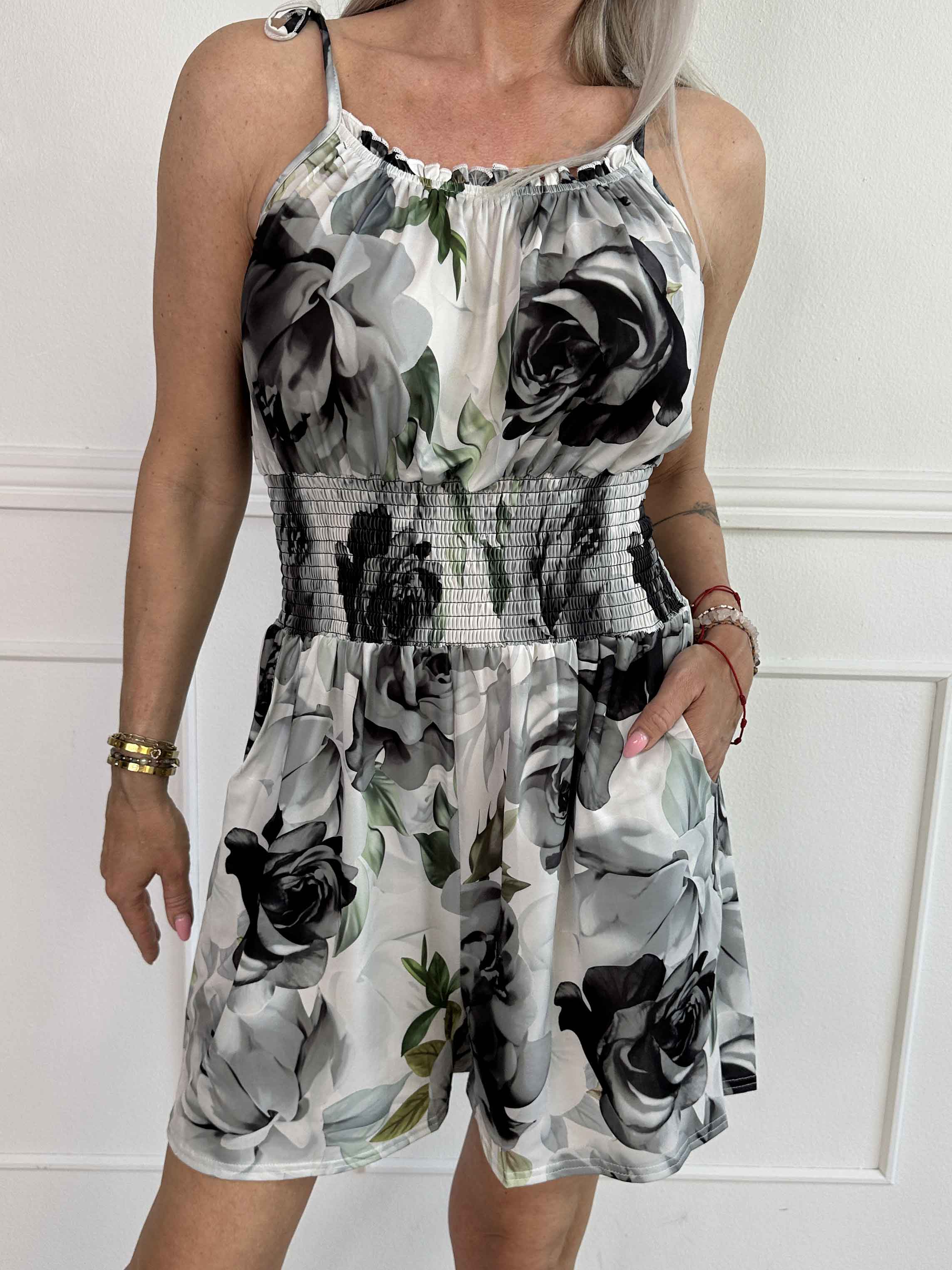 Lyra - Elastisk buksedragt med smock i taljen