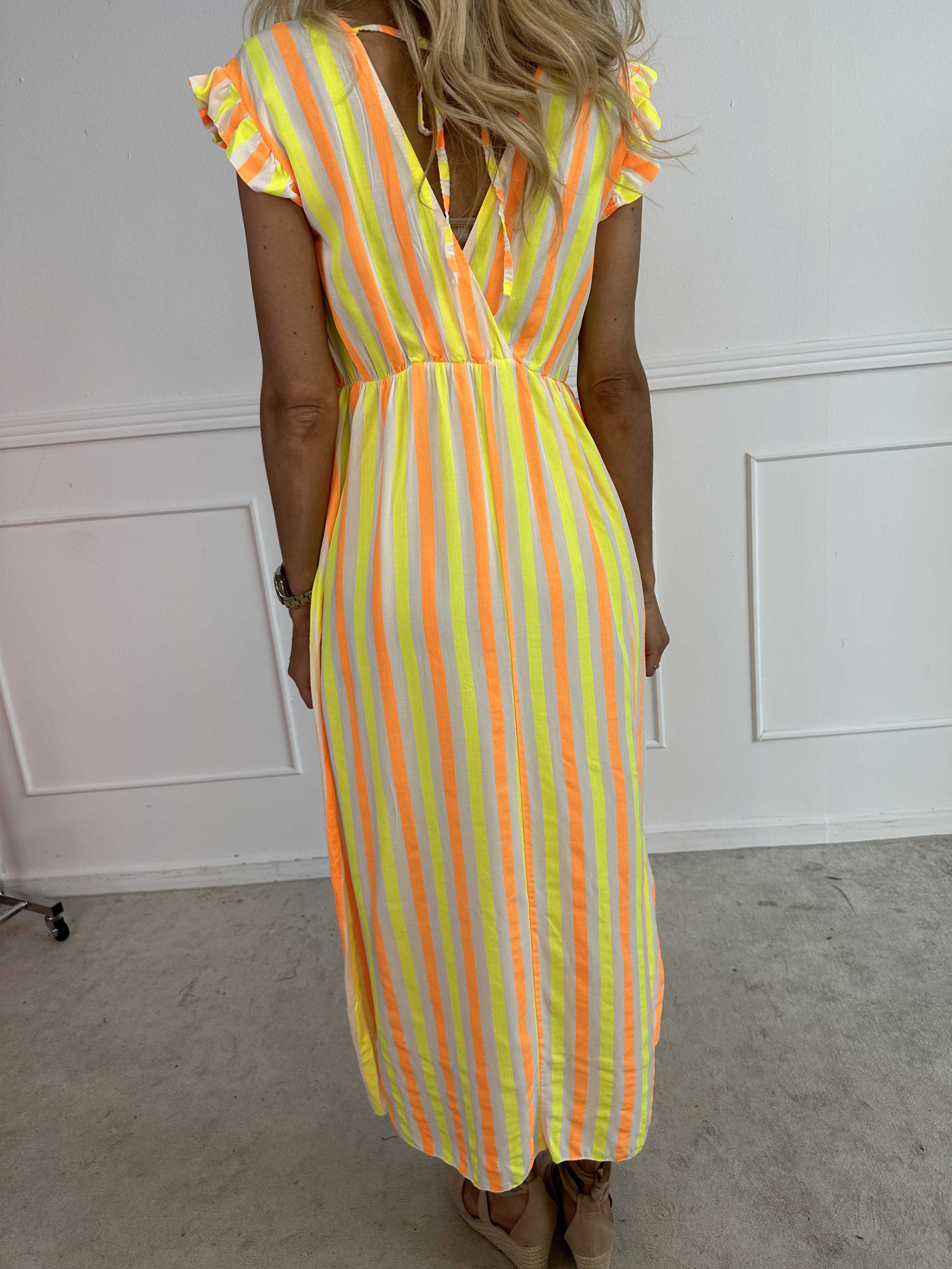 Lyssa - Lang stribet kjole i viskose med farvet striber