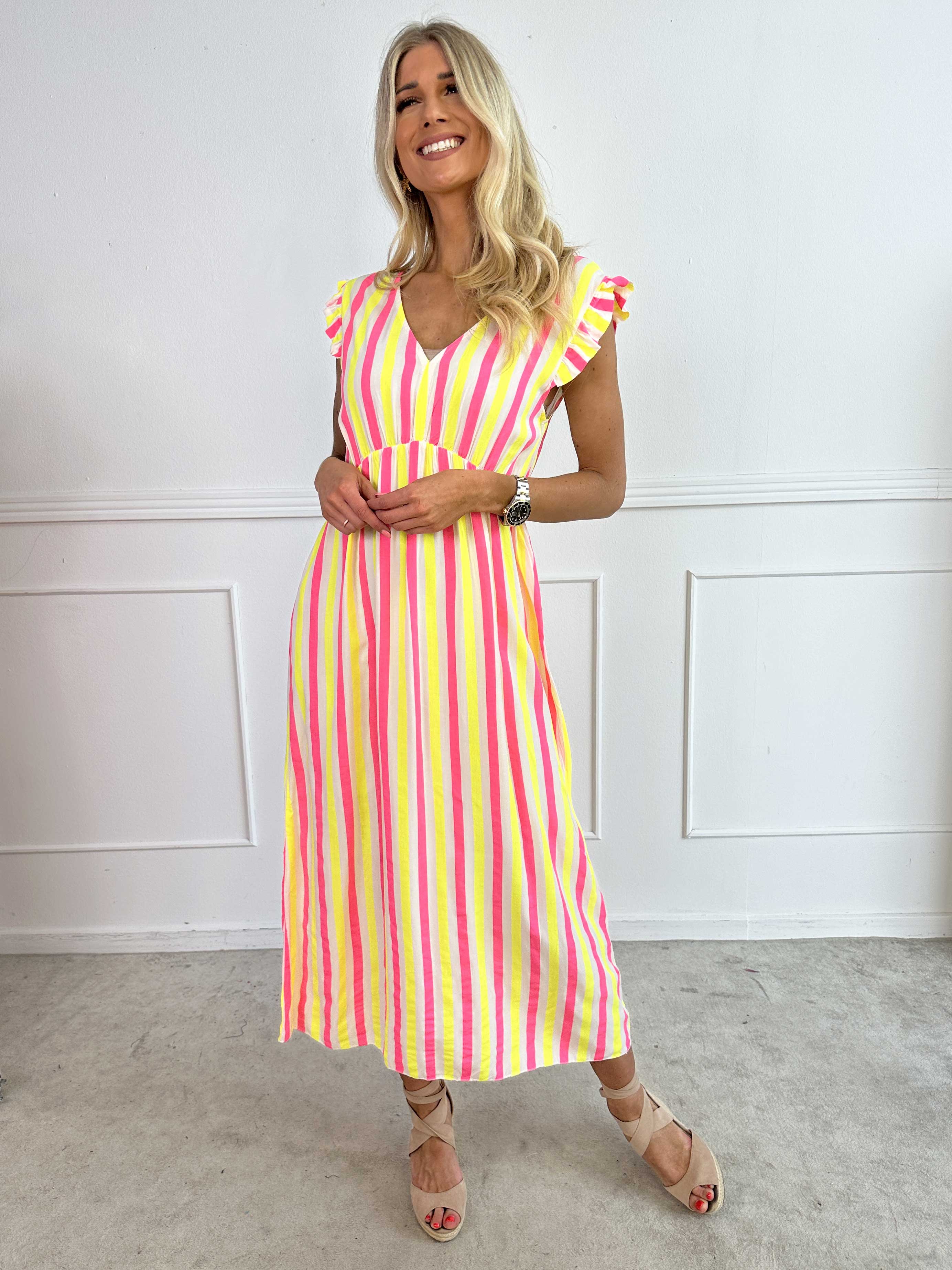 Lyssa - Lang stribet kjole i viskose med farvet striber