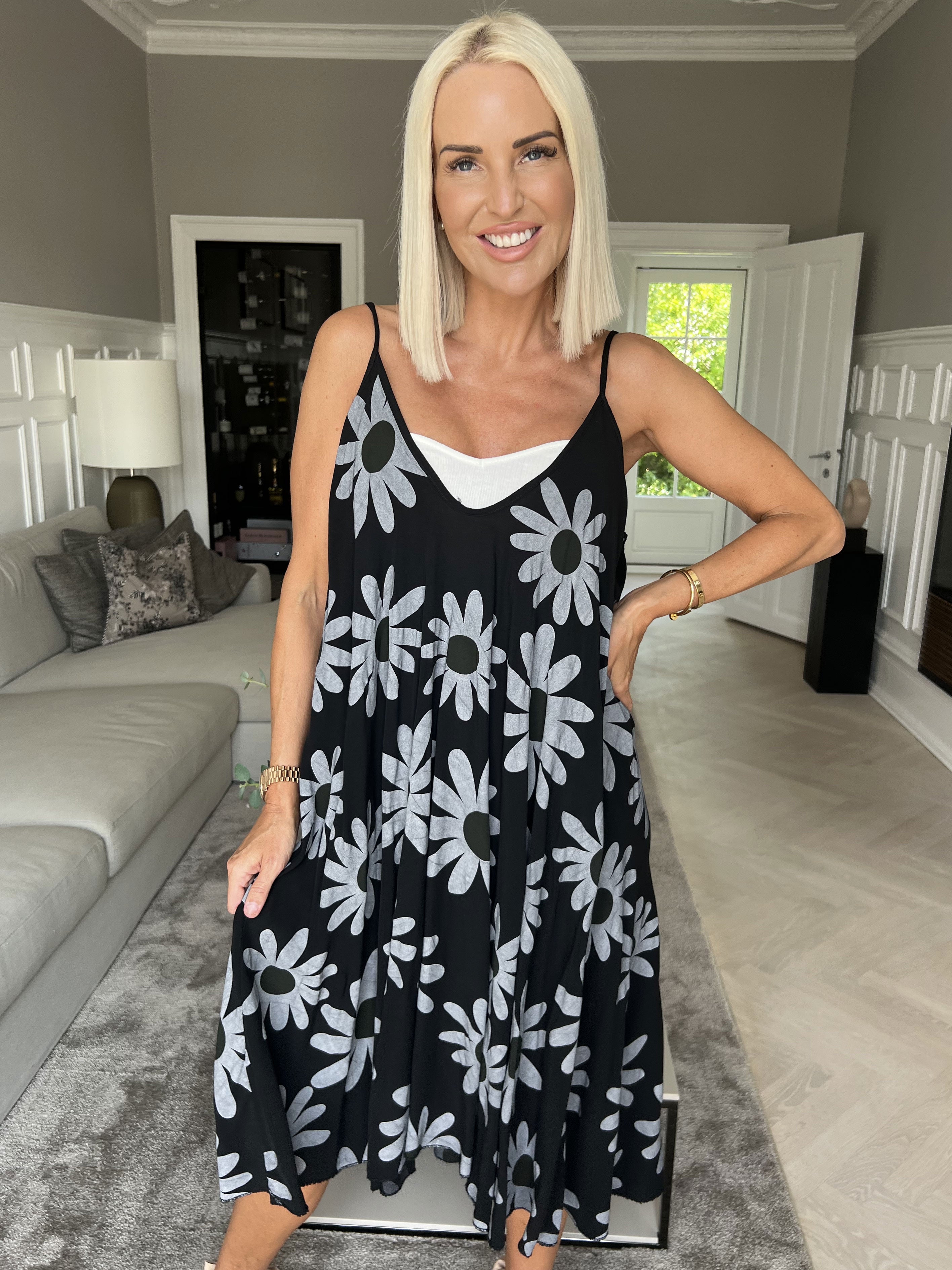 Maddie Sunflower - Sød stropkjole med blomstermotiver