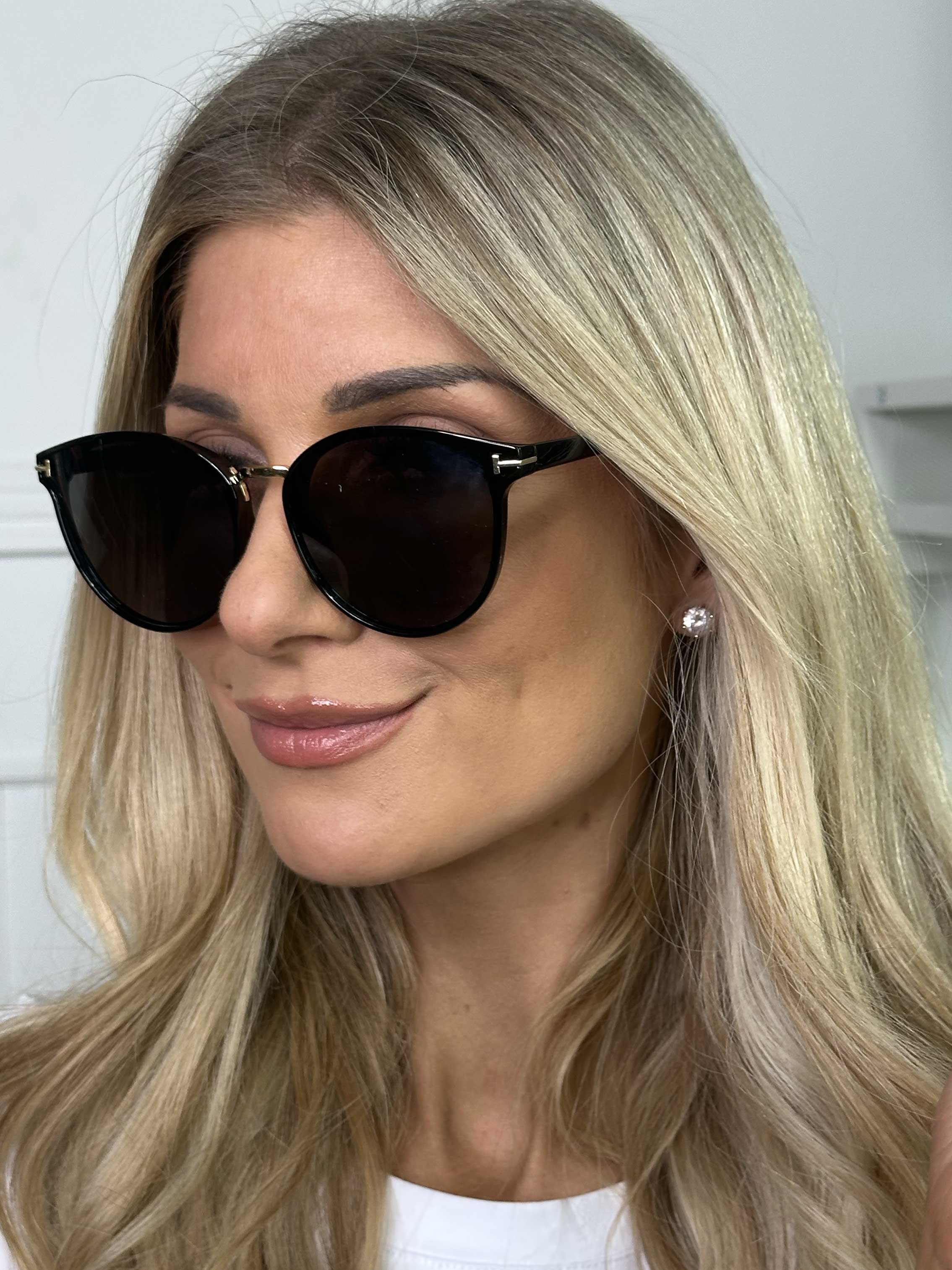 Madison - Solbriller med smalt stel og gulddetaljer