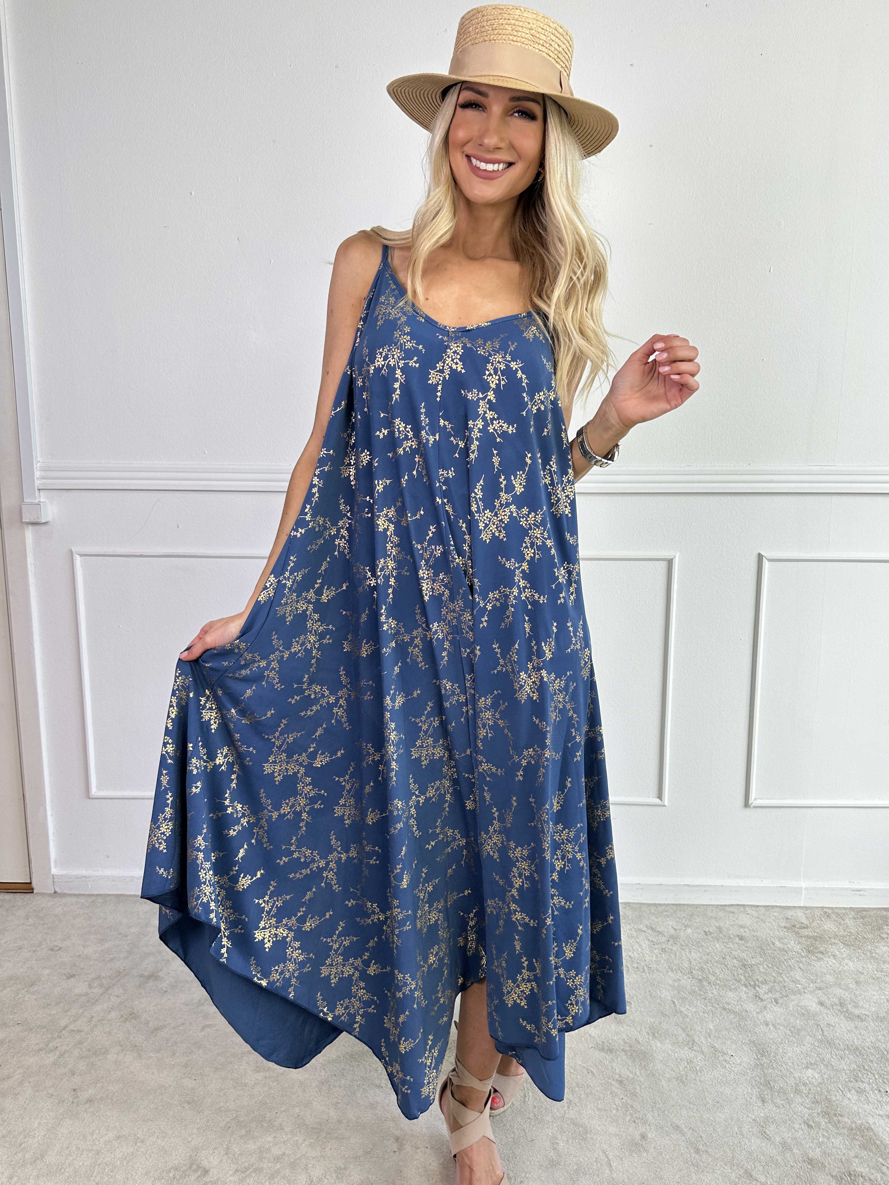 Maisie Gold - Stropkjole i elastisk stof med guld print