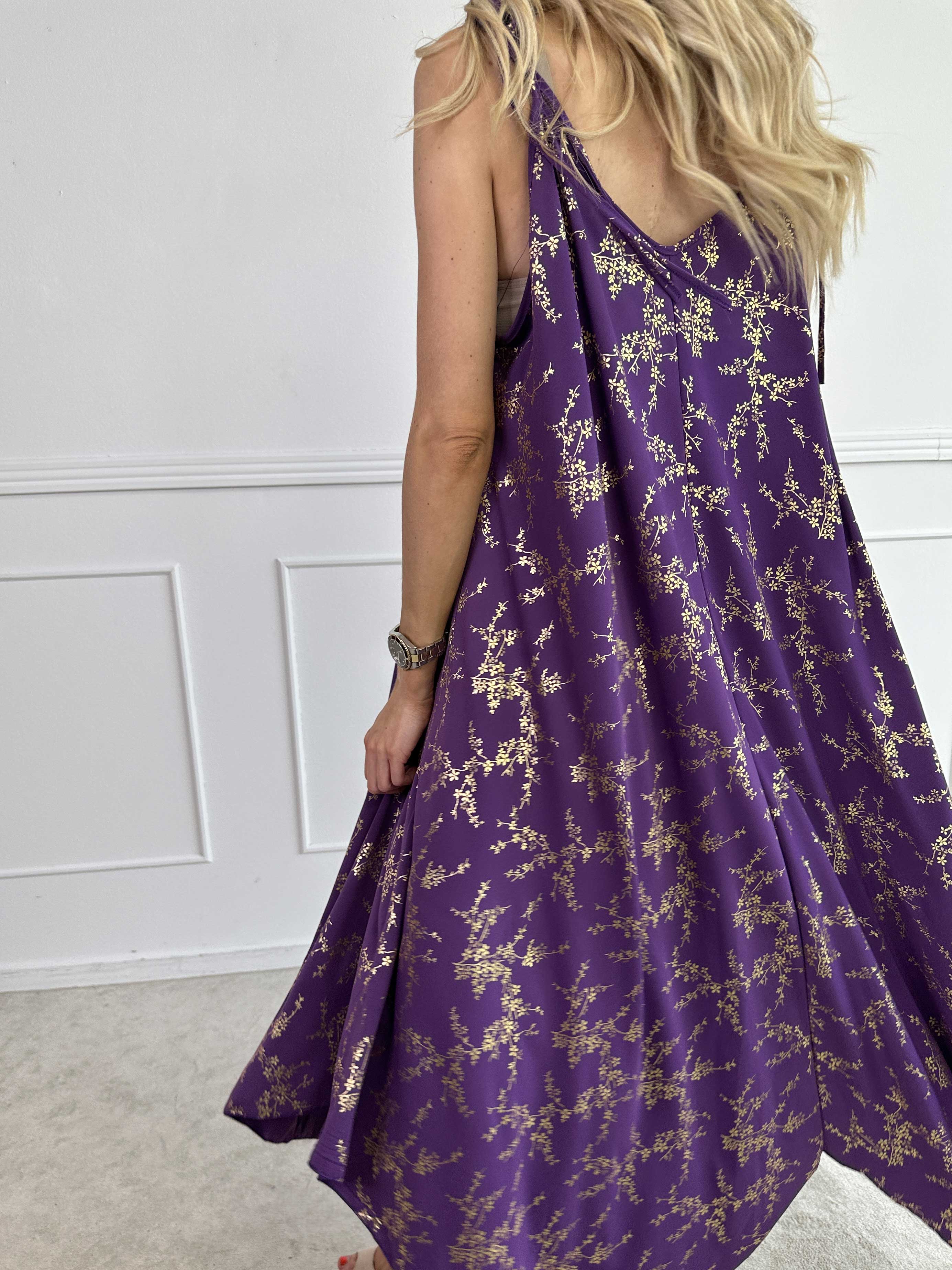 Maisie Gold - Stropkjole i elastisk stof med guld print