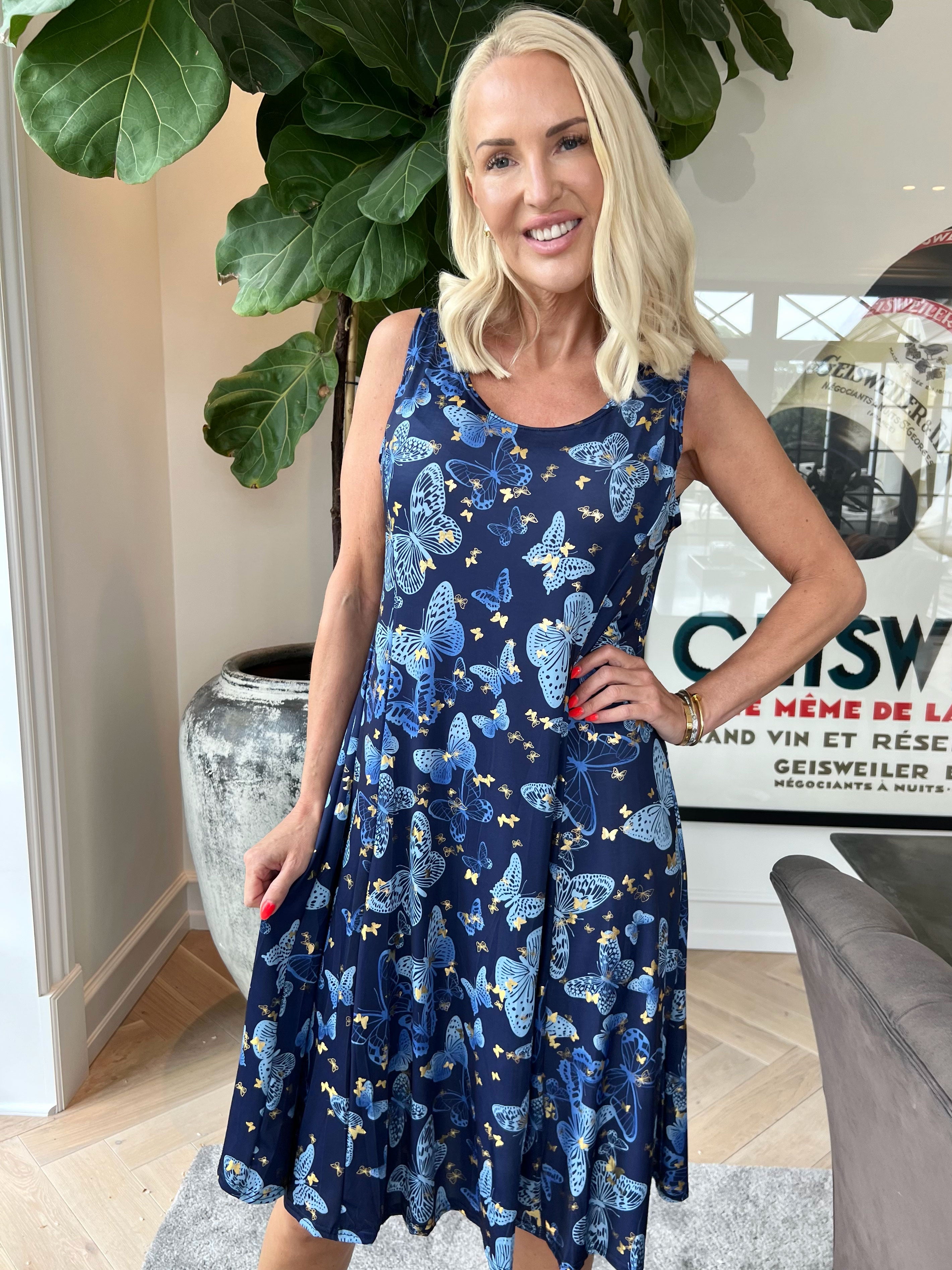 Maj Butterfly - Elastisk sommerkjole i a-facon med sommerfugleprint