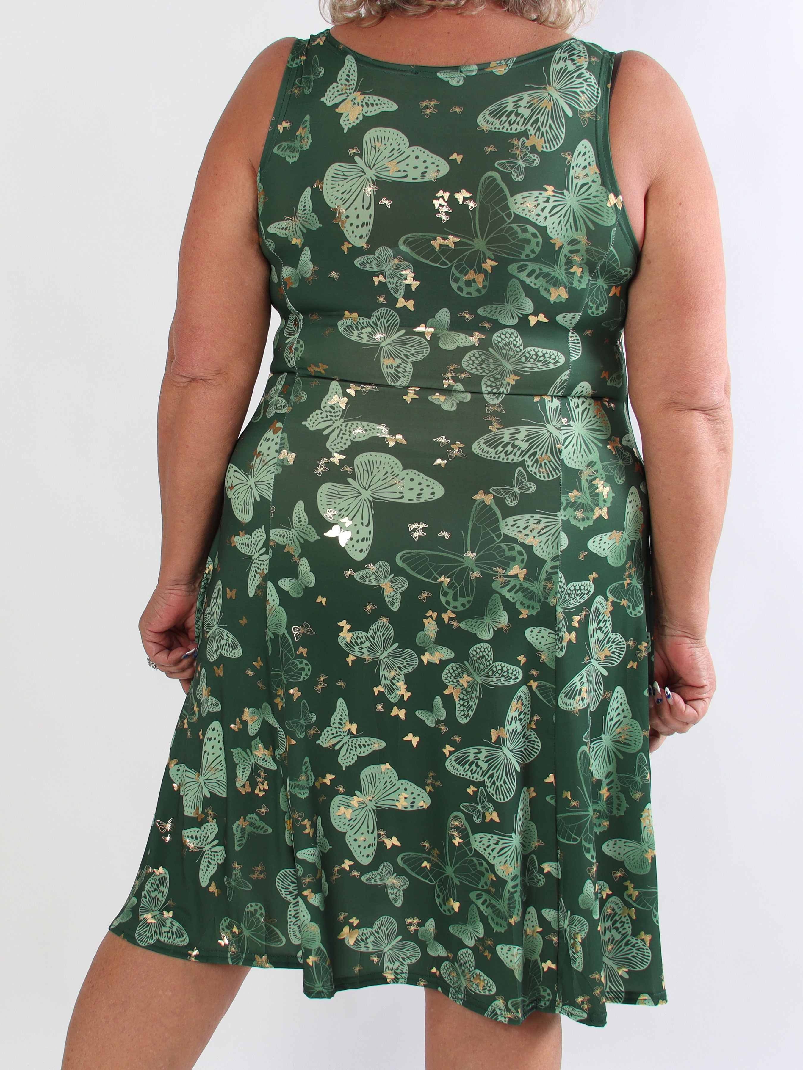 Maj Butterfly - Plus size sommerkjole i a-facon med sommerfugleprint