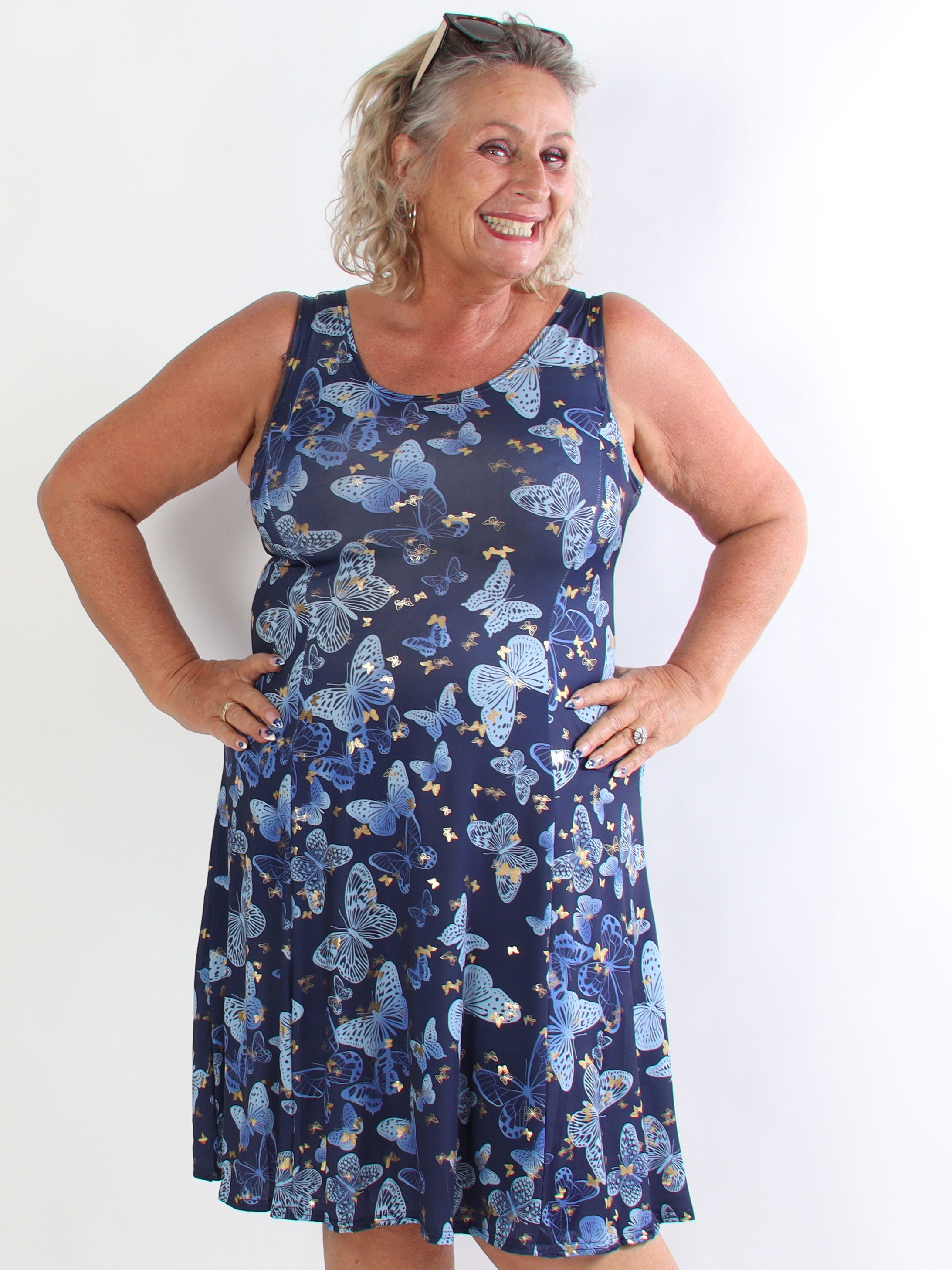 Maj Butterfly - Plus size sommerkjole i a-facon med sommerfugleprint