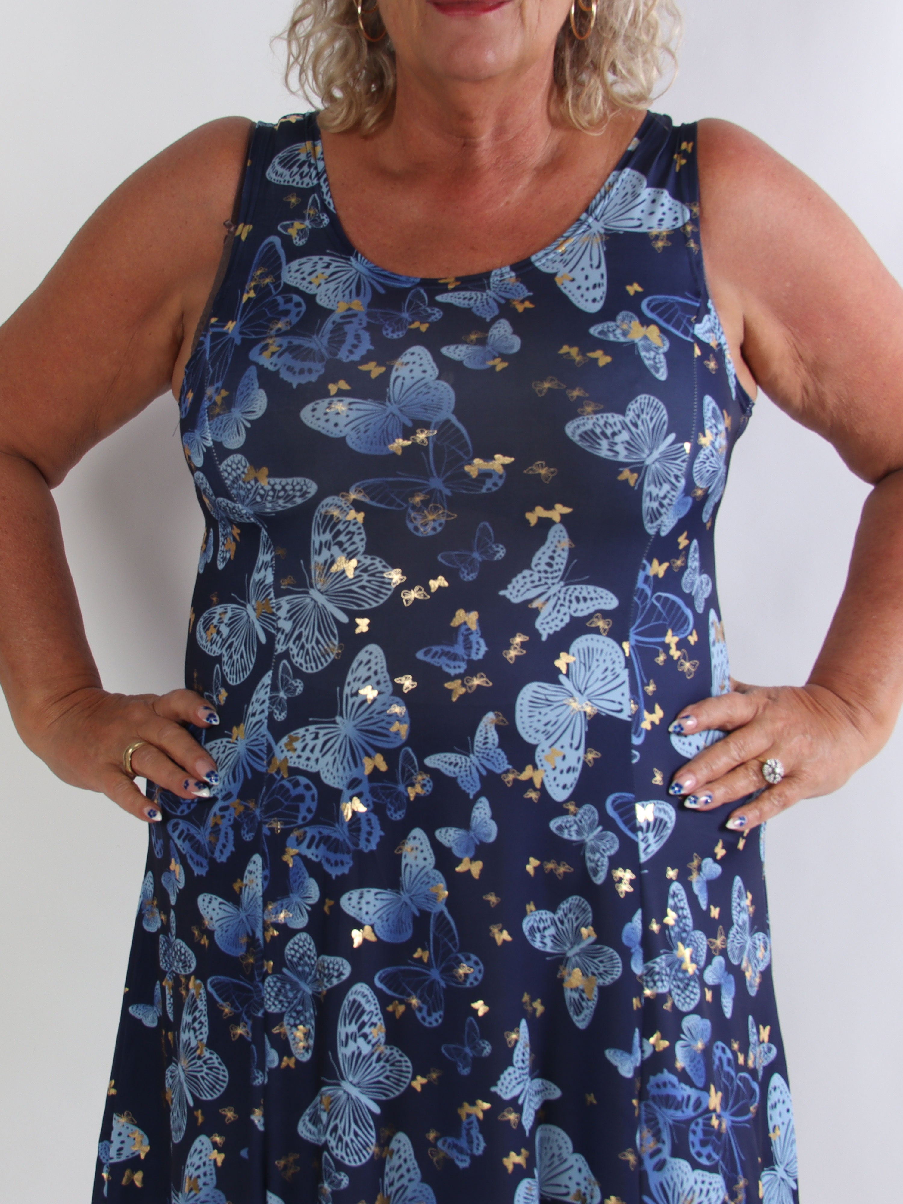 Maj Butterfly - Plus size sommerkjole i a-facon med sommerfugleprint