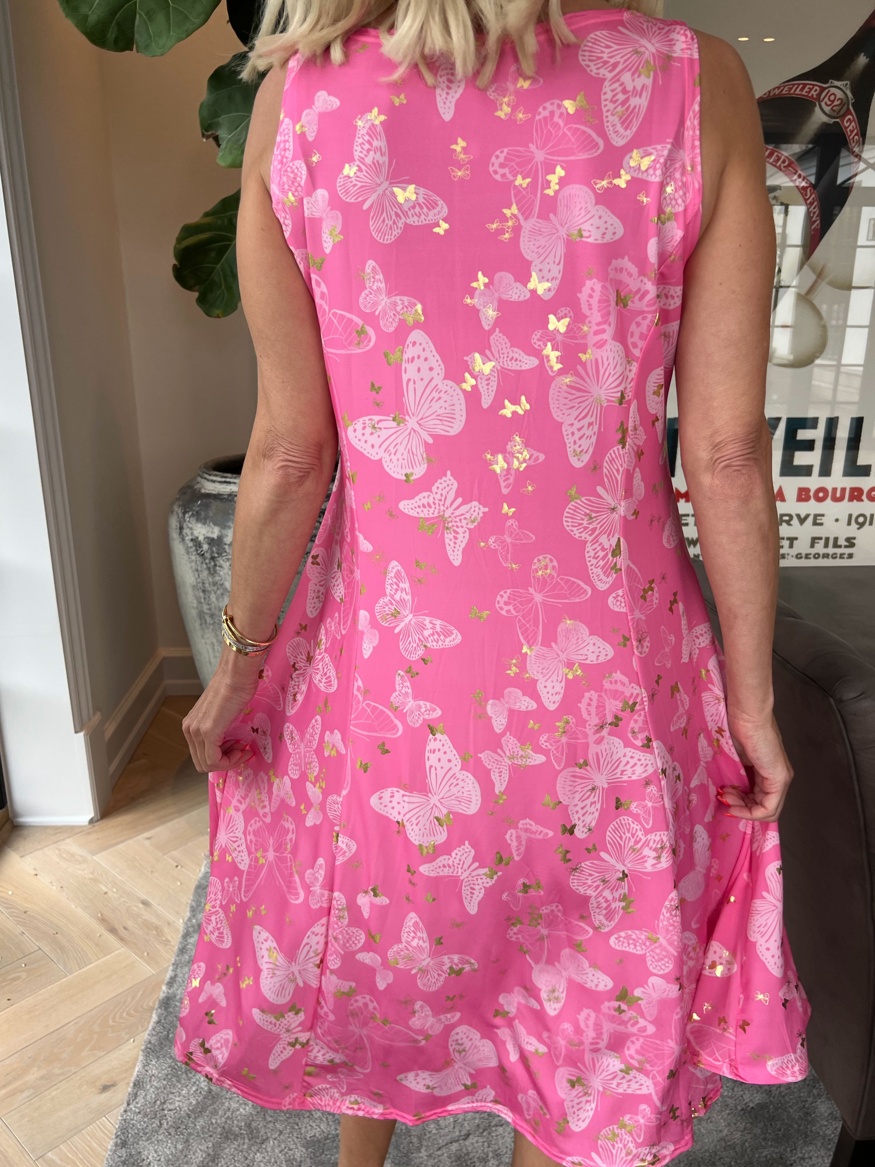 Maj Butterfly - Elastisk sommerkjole i a-facon med sommerfugleprint
