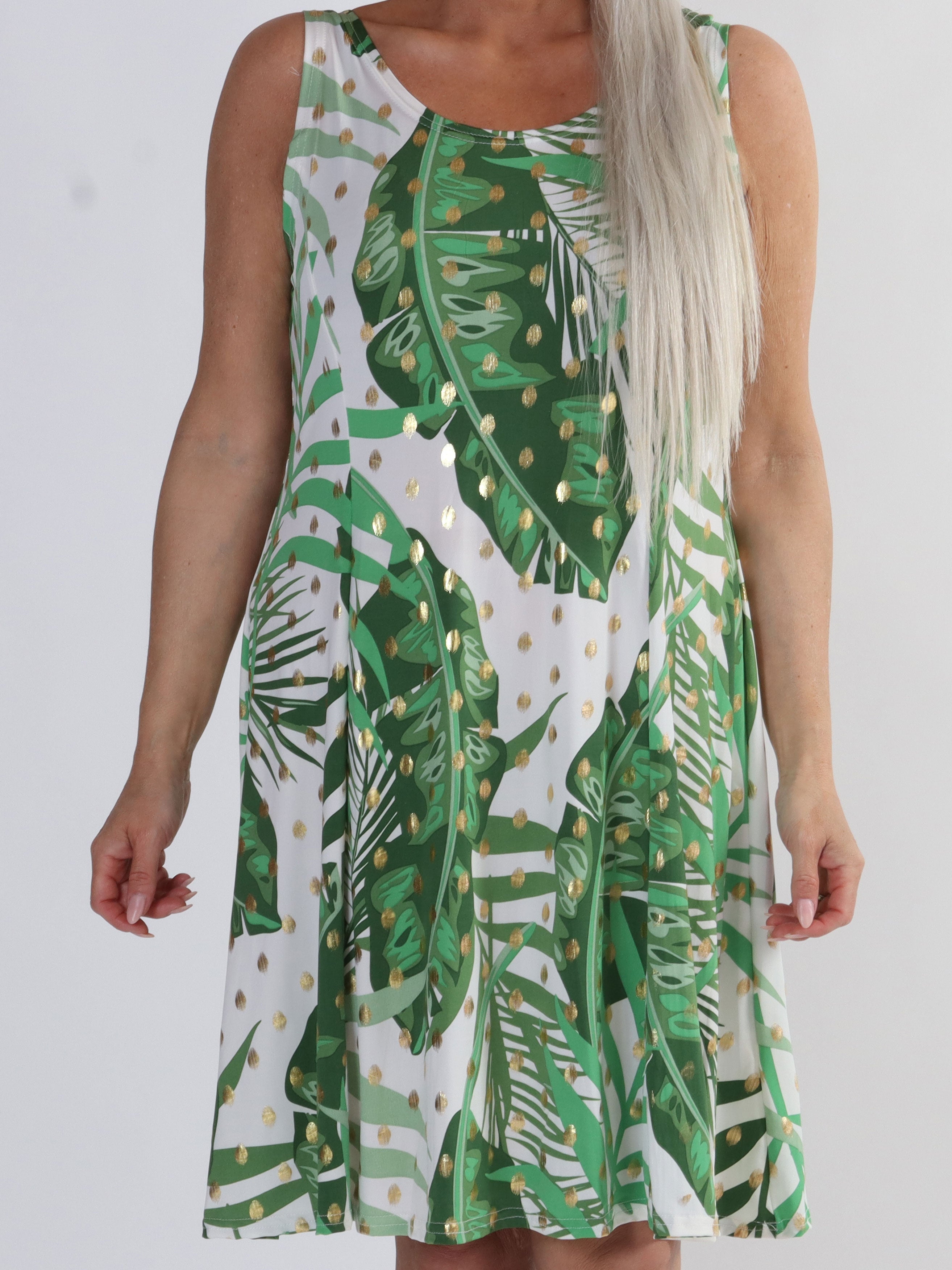 Maj - Sød elastisk plus size sommerkjole med guld pletter