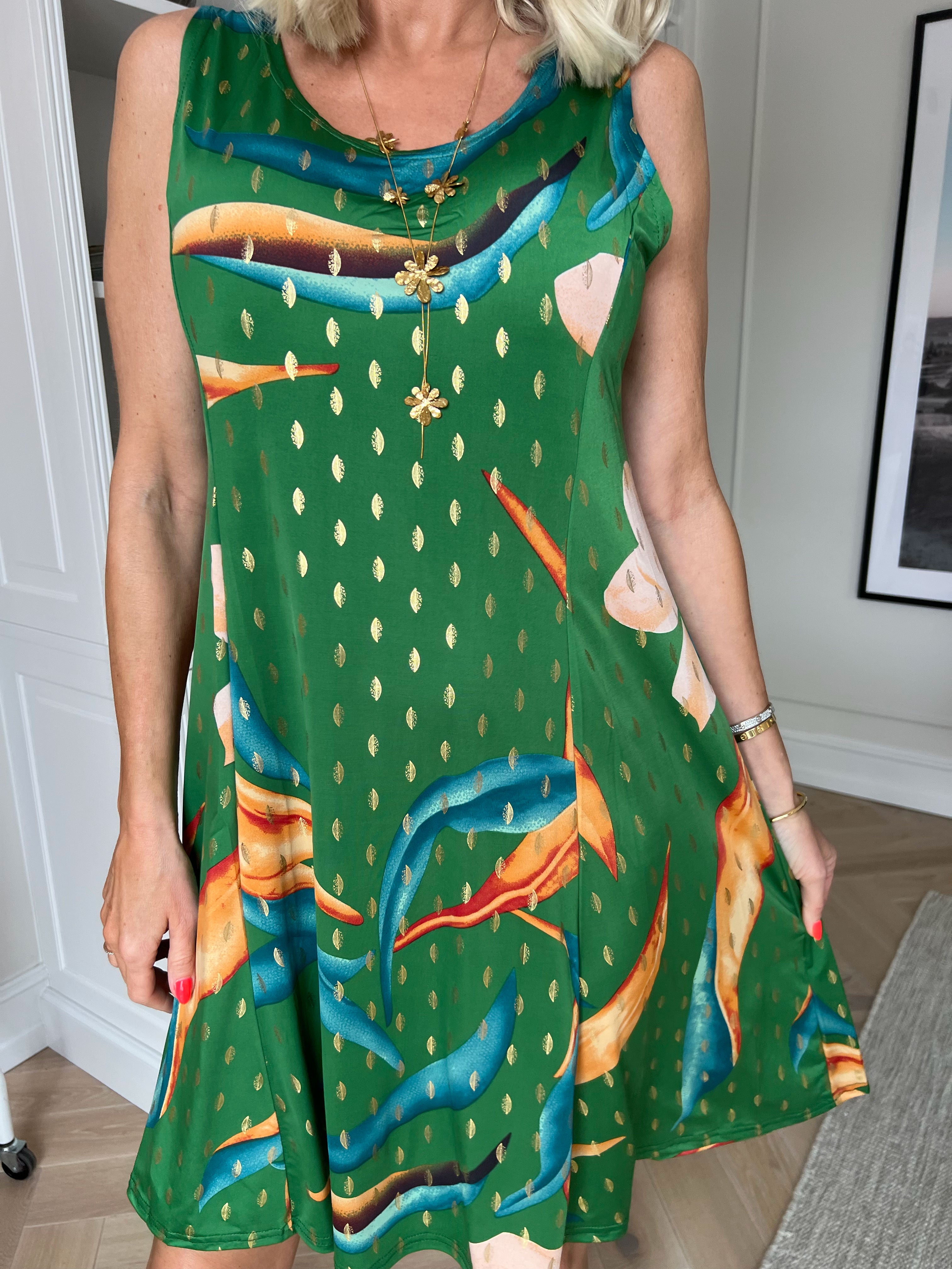 Maj Tropica - Elastisk mønstret sommerkjole i a-facon