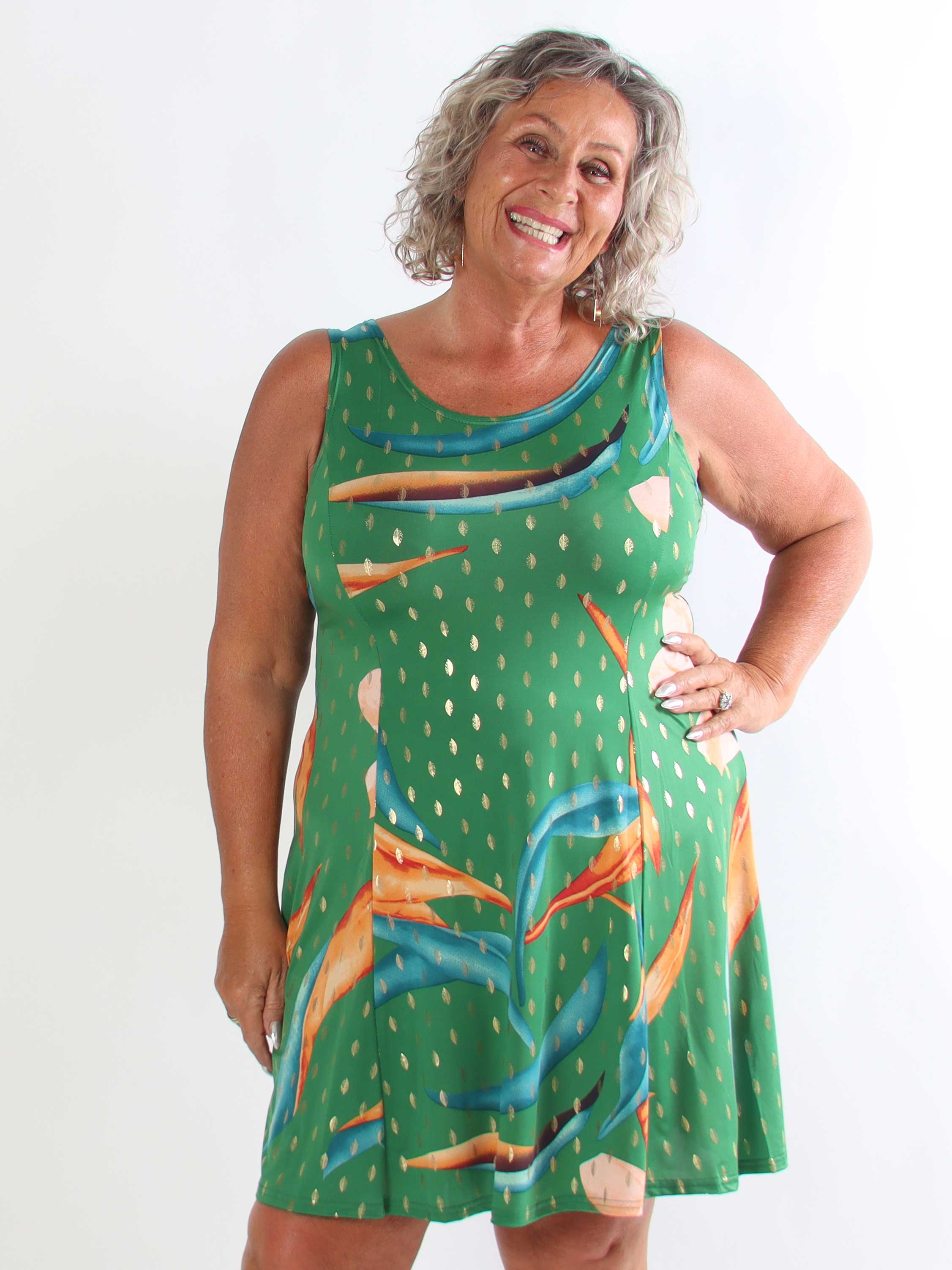 Maj Tropica - Elastisk mønstret plus size sommerkjole i a-facon