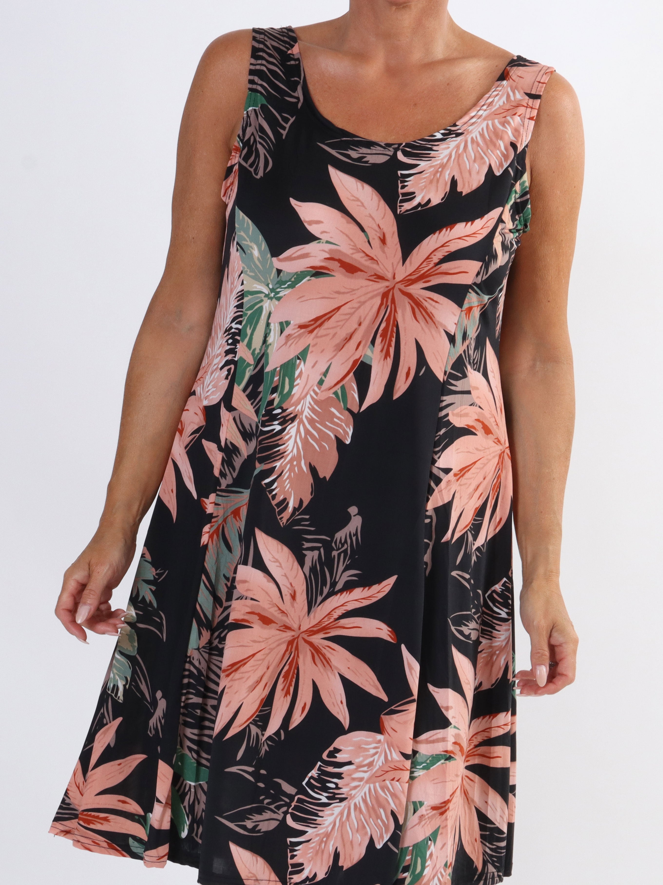Maj Tropical -  Sød elastisk plus size sommerkjole med blomster