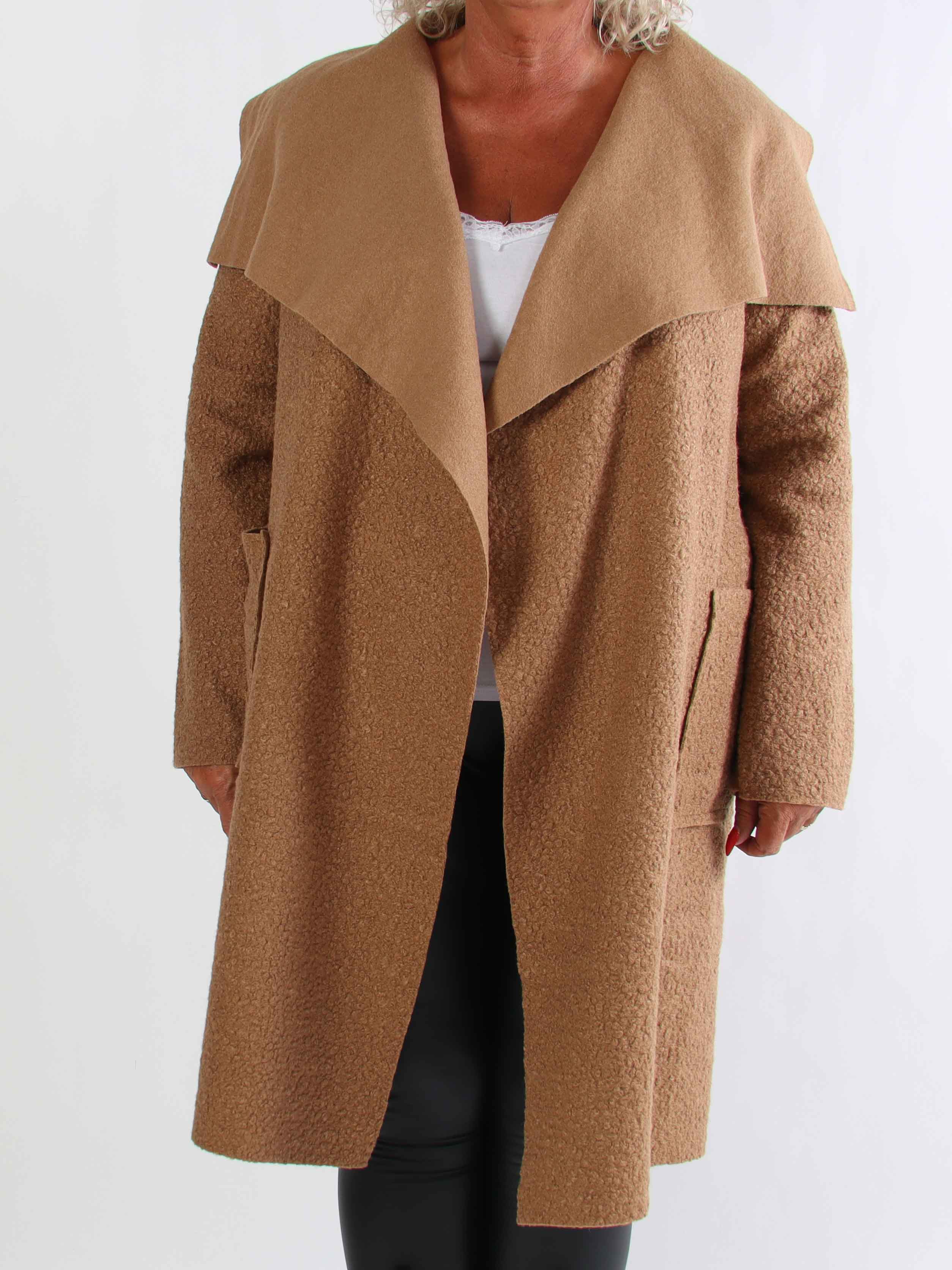 Malfrid - Plus size frakke i blød teddy med shiny stjerner