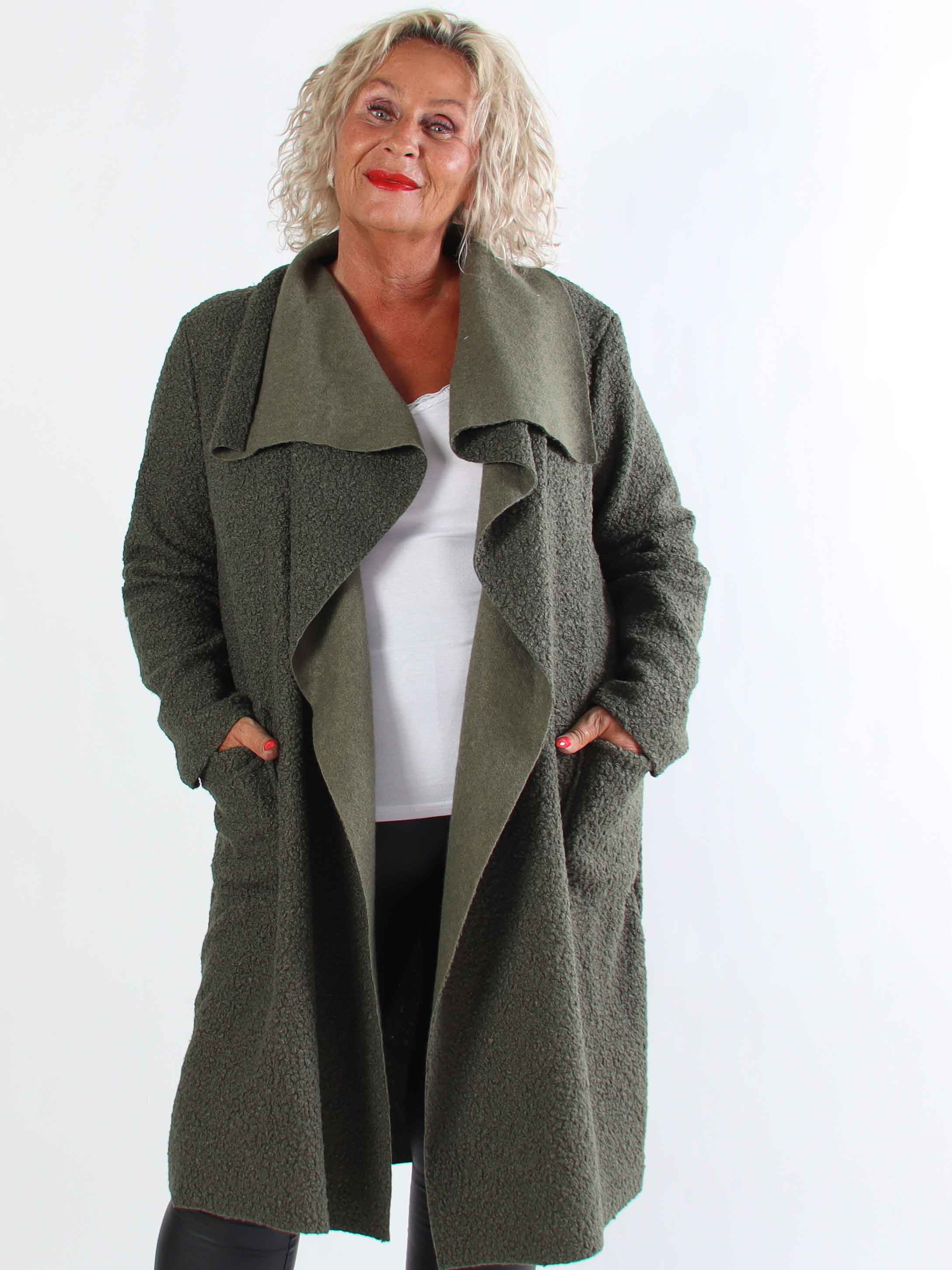 Malfrid - Plus size frakke i blød teddy med shiny stjerner