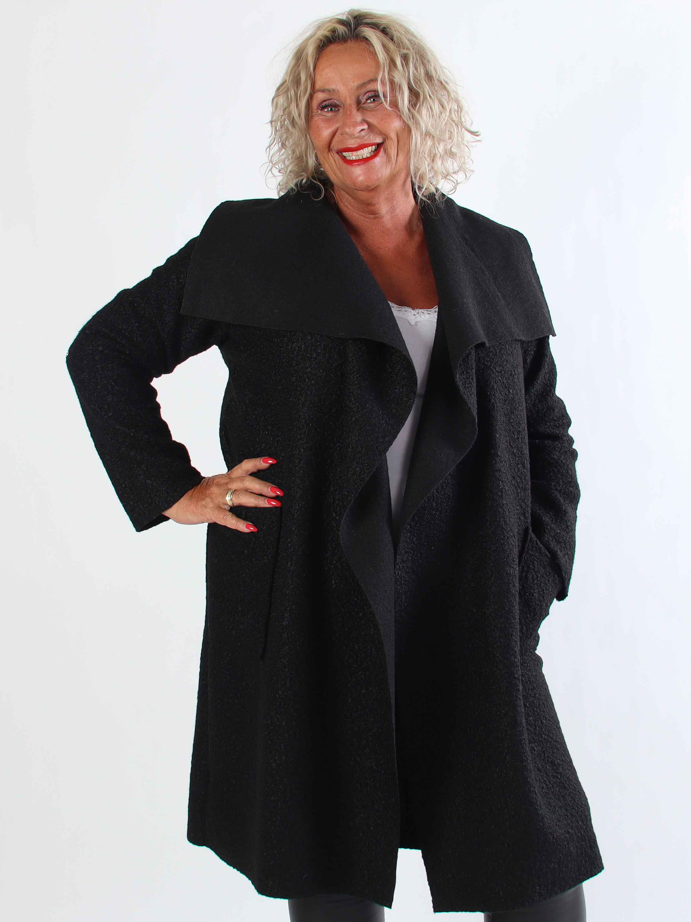 Malfrid - Plus size frakke i blød teddy med shiny stjerner