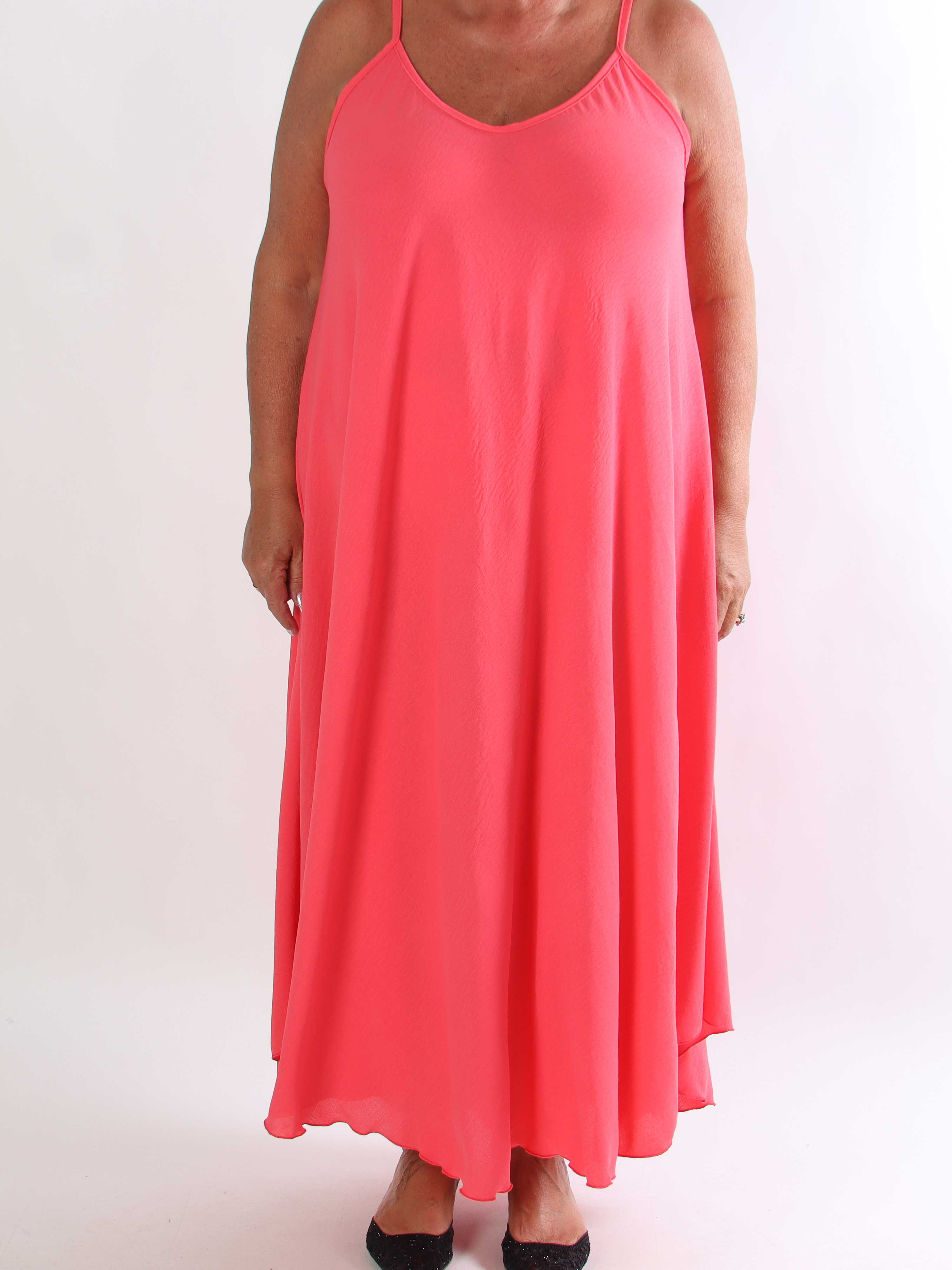 Marceline Long - Lang plus size stropkjole i viskose med A-facon