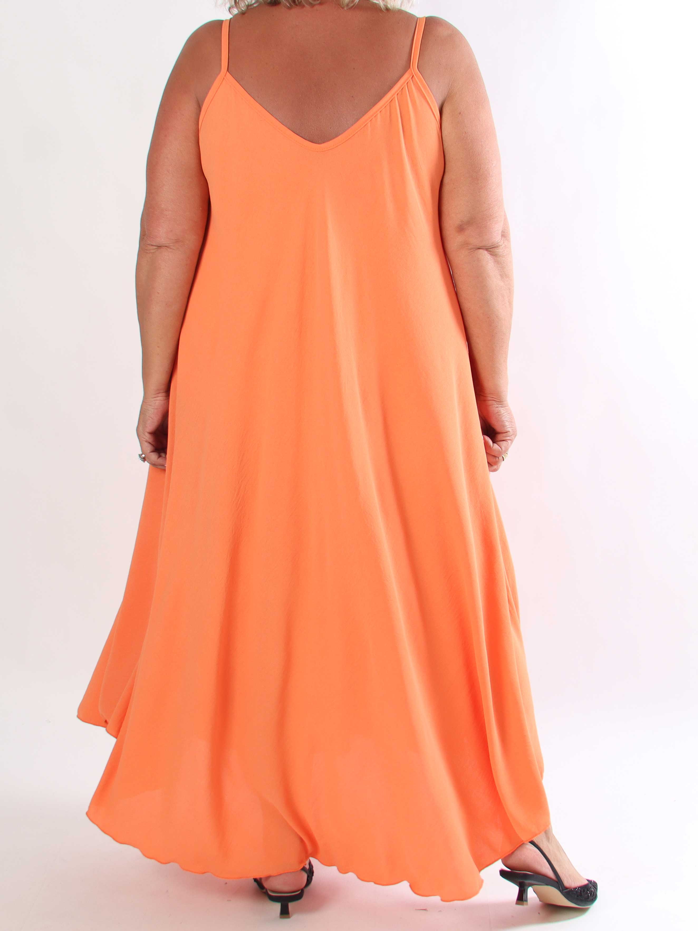 Marceline Long - Lang plus size stropkjole i viskose med A-facon