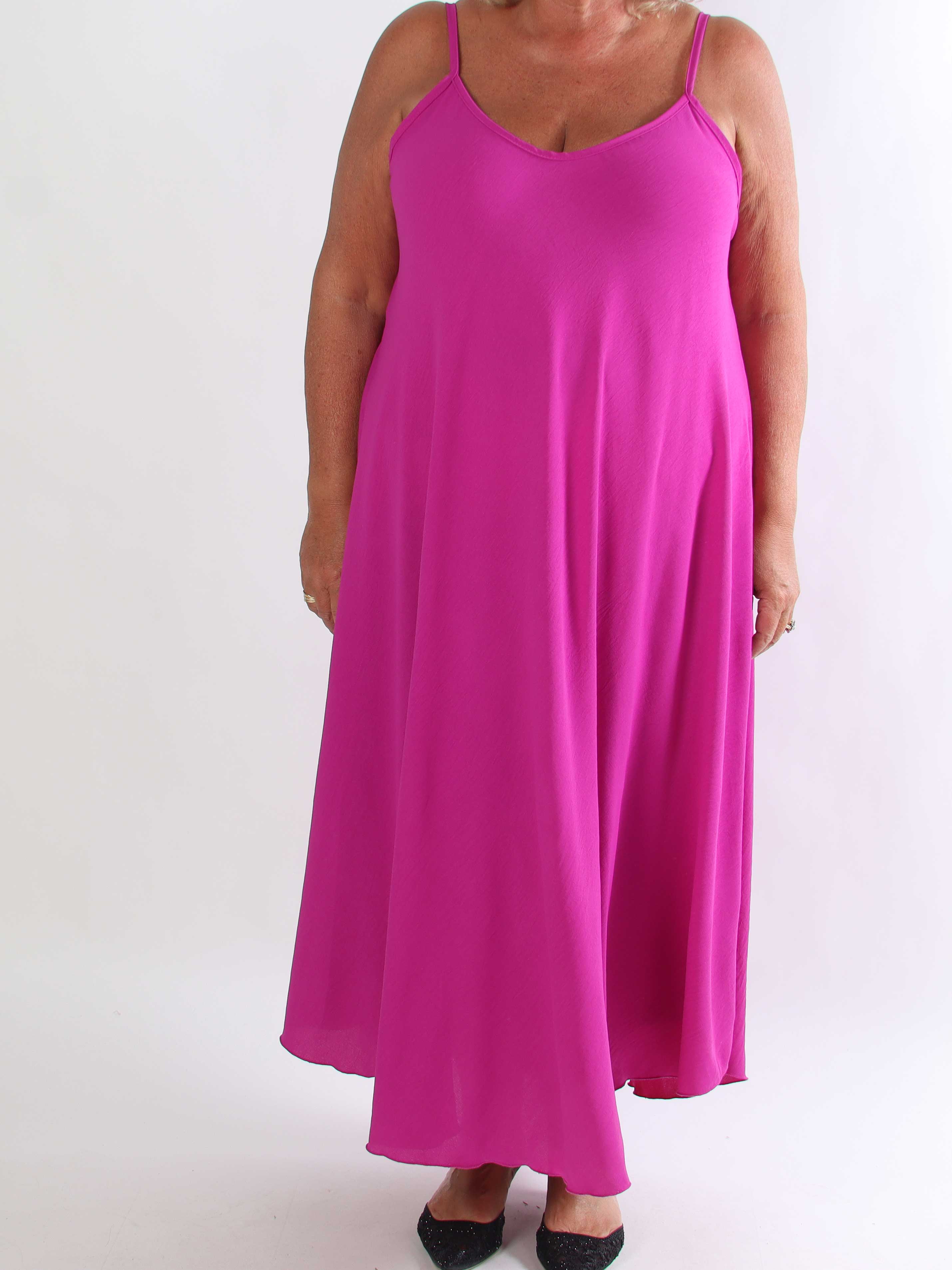 Marceline Long - Lang plus size stropkjole i viskose med A-facon