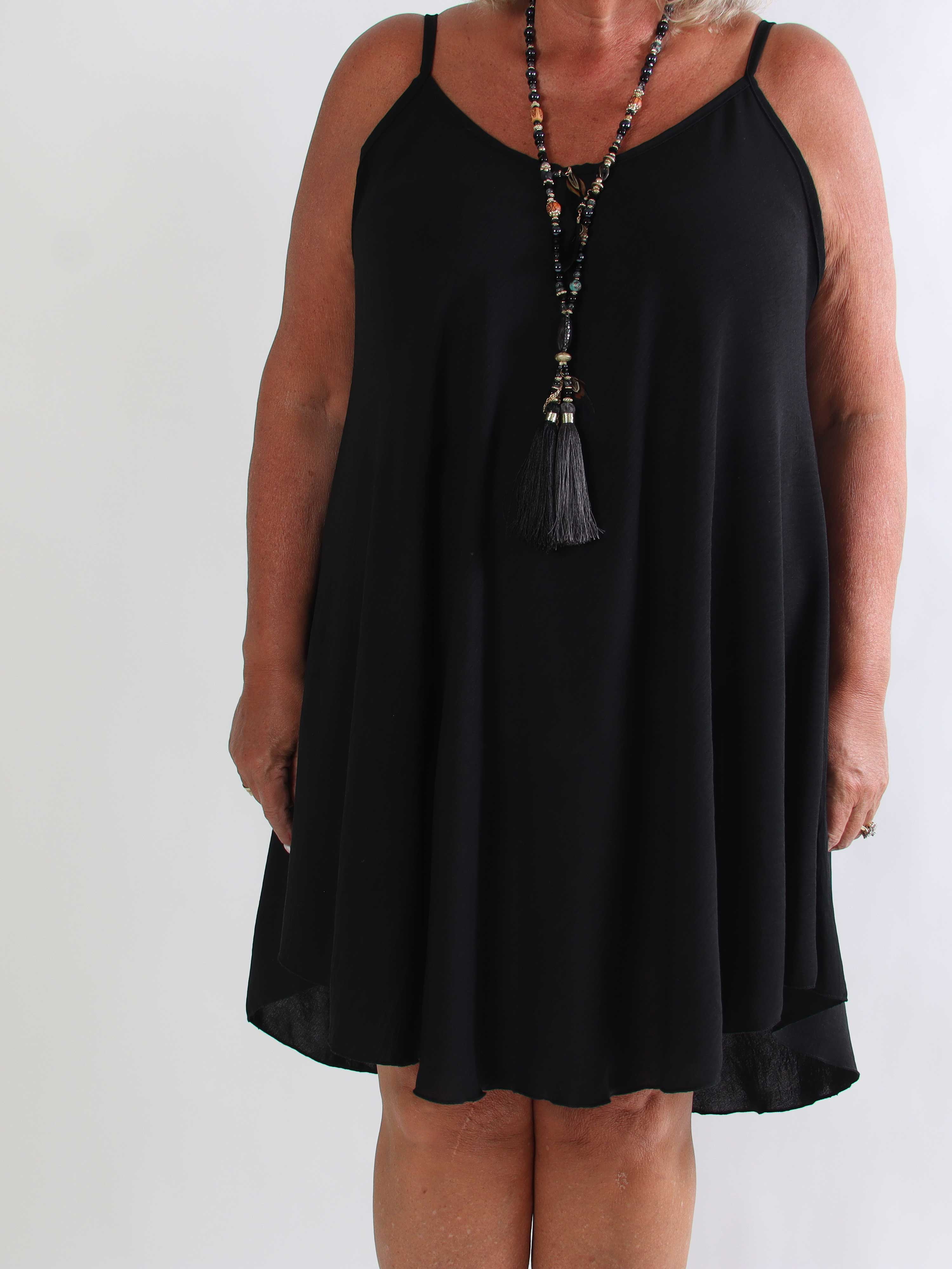 Marceline Short - Kort plus size stropkjole i viskose med A-facon