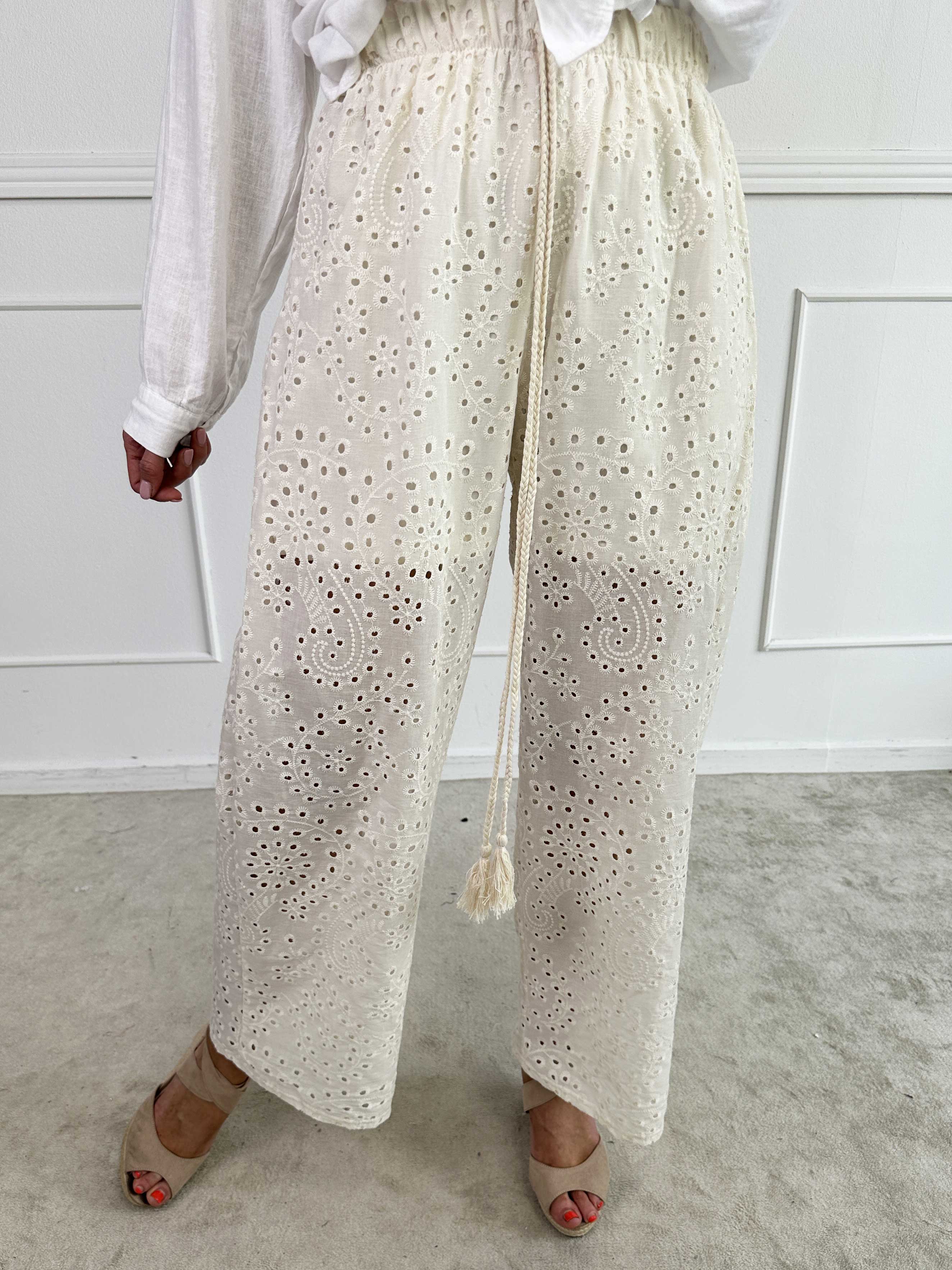 Maria - Bukser i bomuld med broderie anglaise