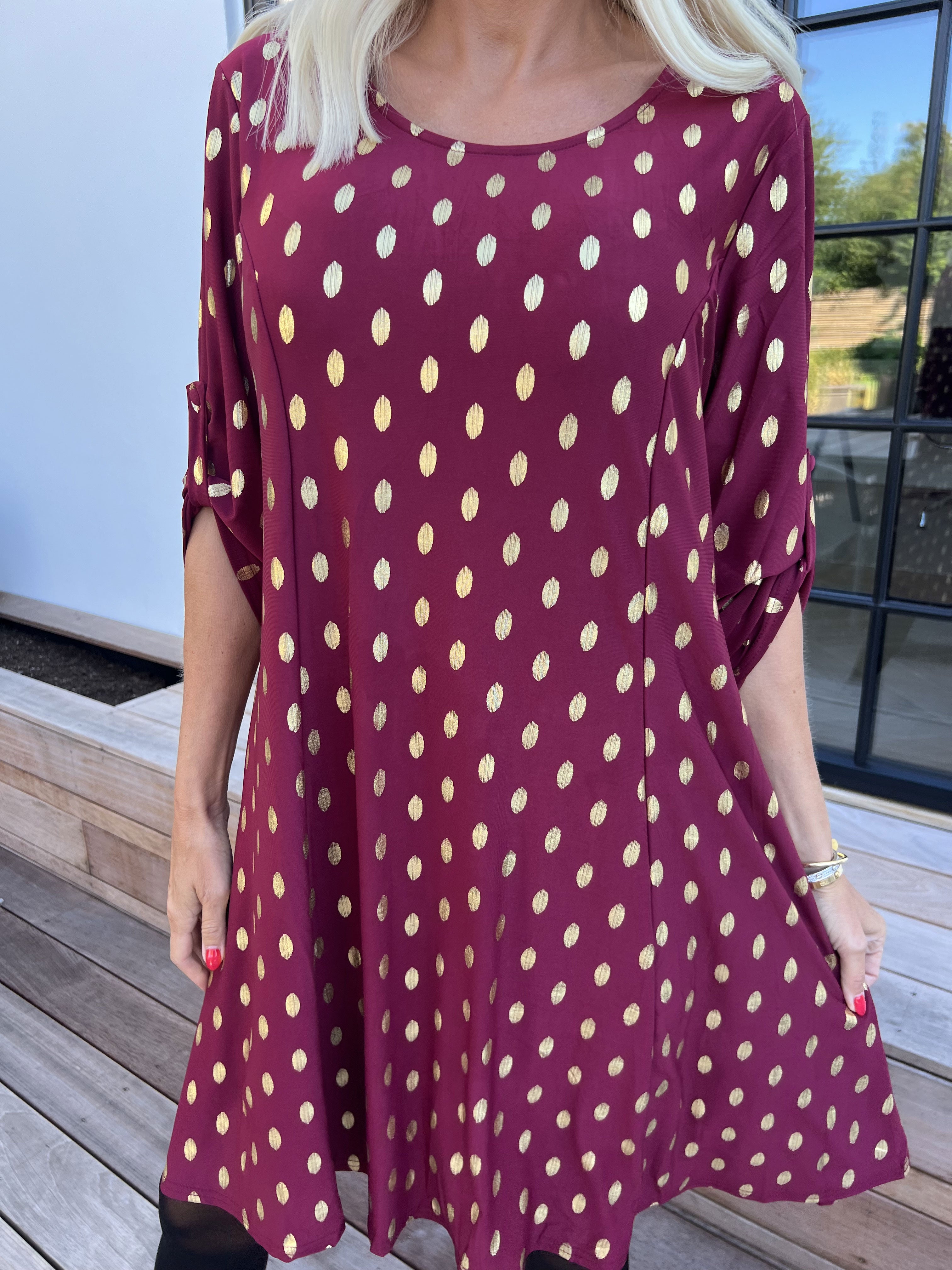 Marlene Gold - Ensfarvet elastisk kjole med a-facon med guld dutter