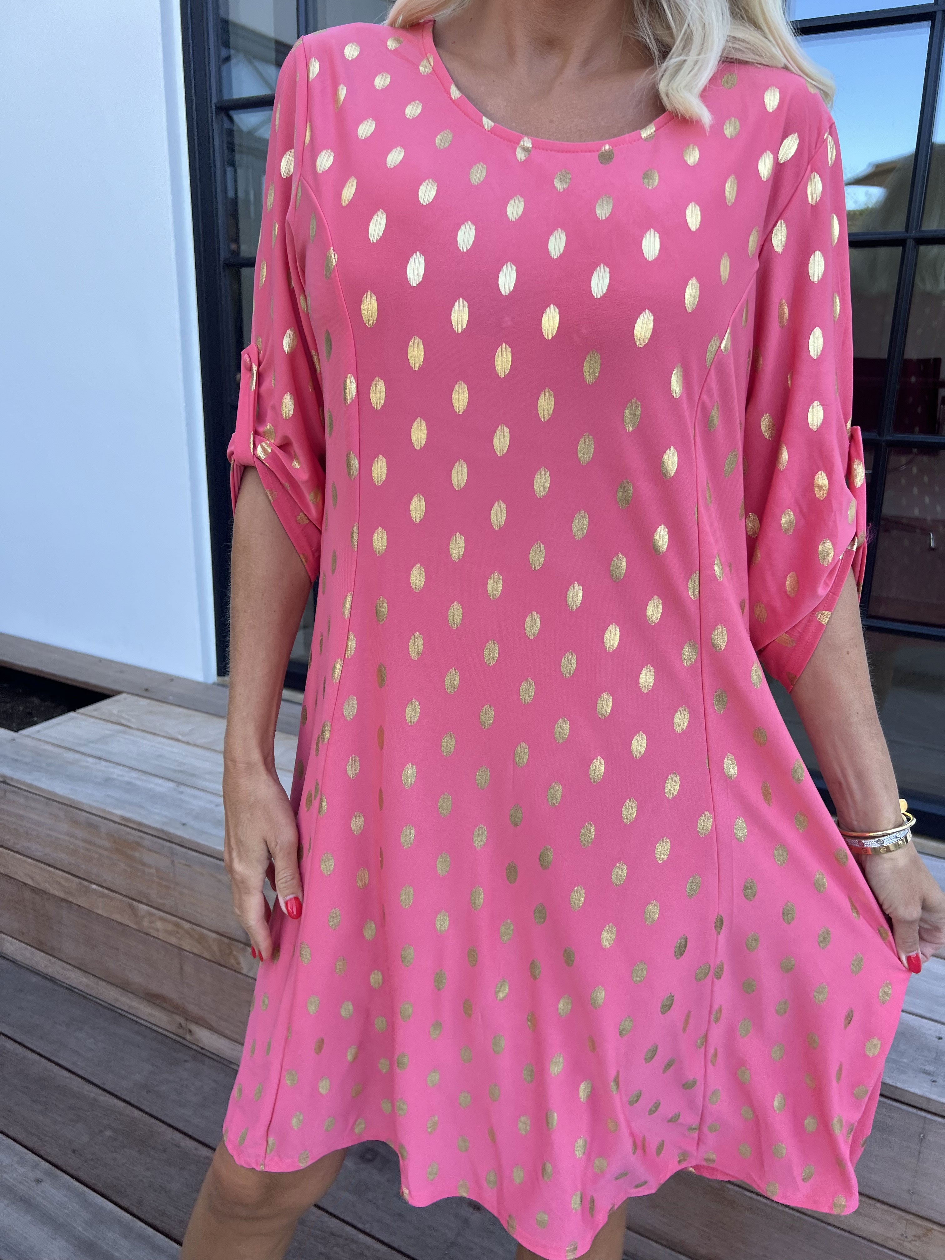 Marlene Gold - Ensfarvet elastisk kjole med a-facon med guld dutter