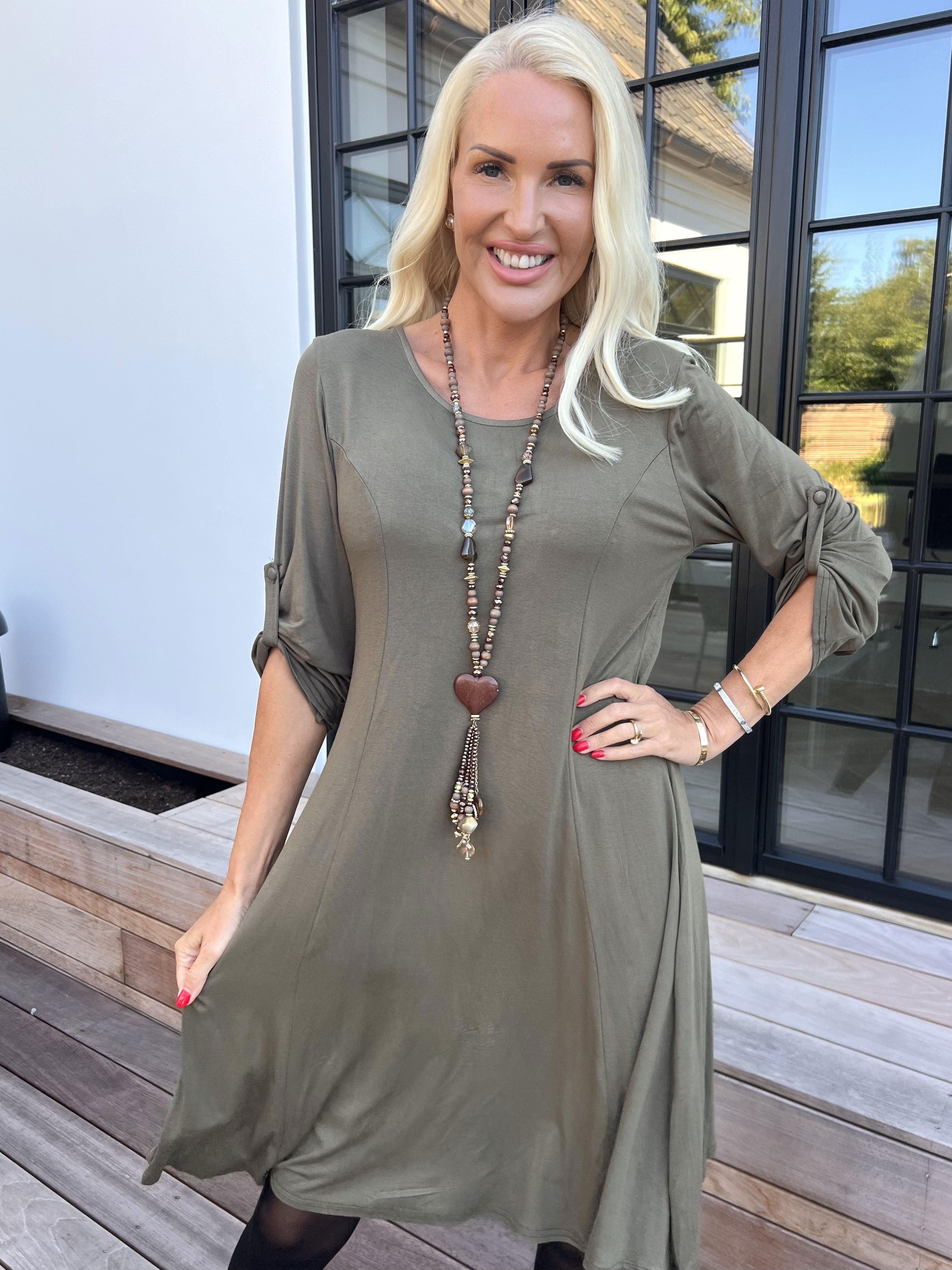 Marlene Plain - Ensfarvet kjole i viskose med a-facon