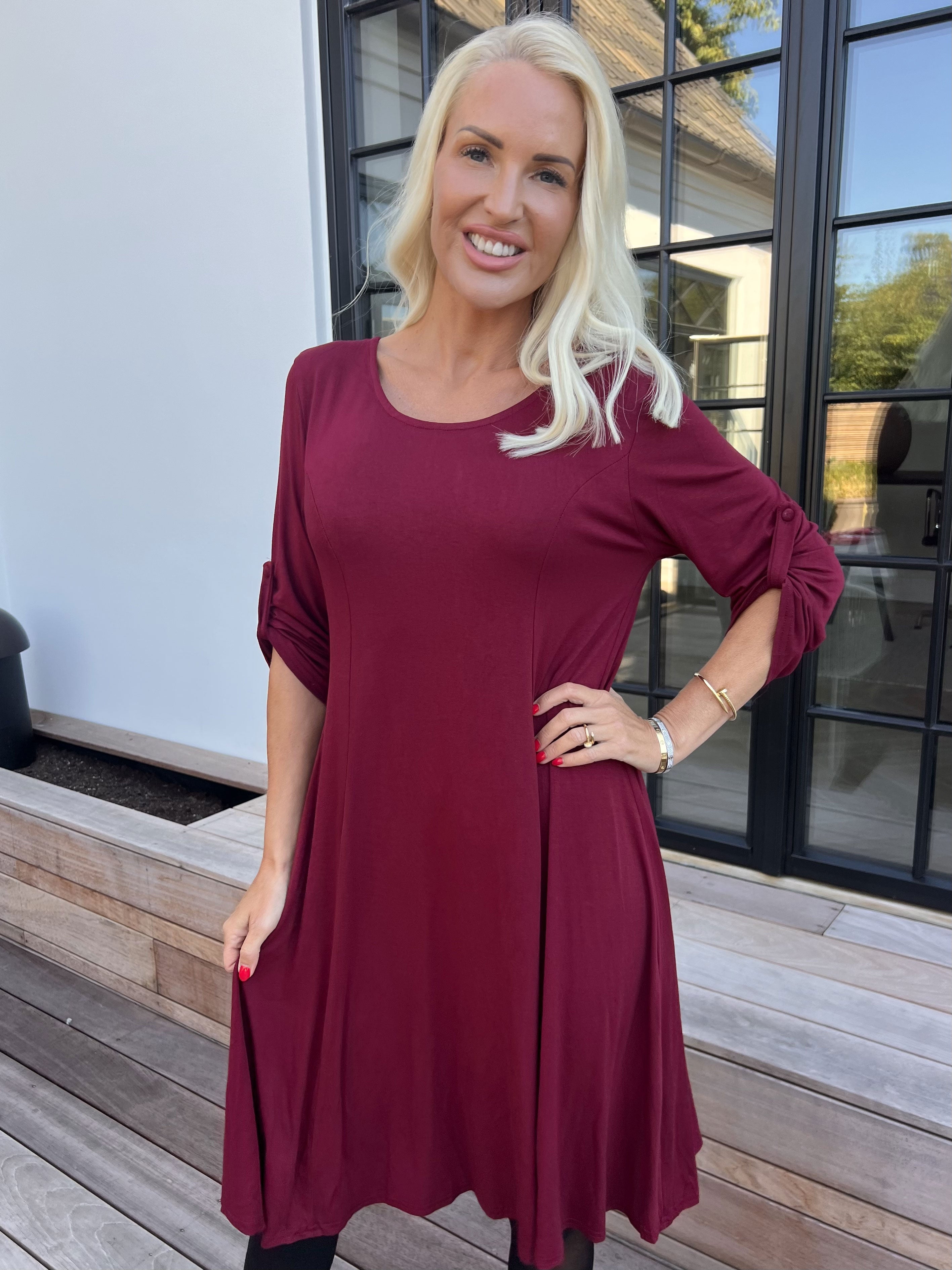 Marlene Plain - Ensfarvet kjole i viskose med a-facon