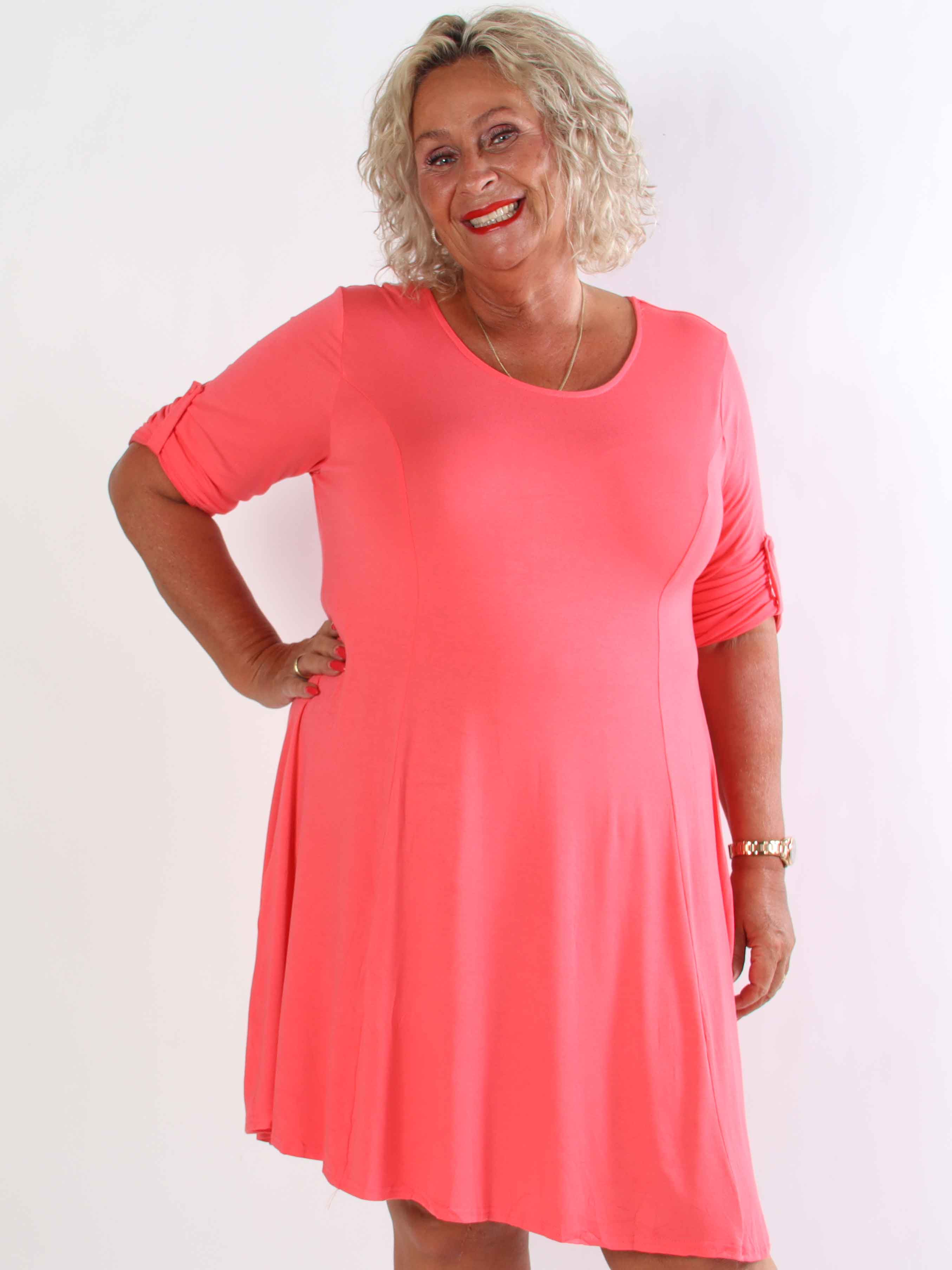 Marlene Plain - Ensfarvet kjole i viskose med a-facon