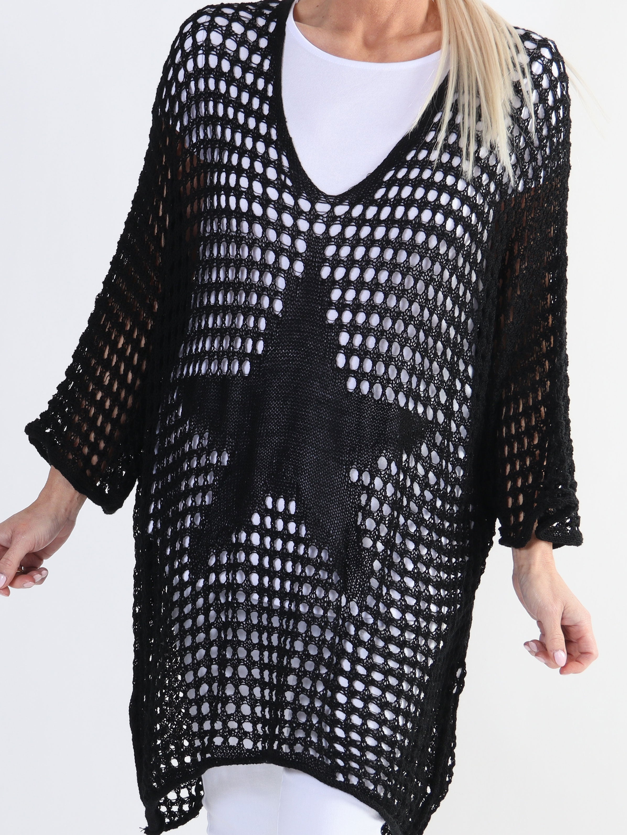 Maya - Sød plus size strik med hulmønster og flagermusærmer