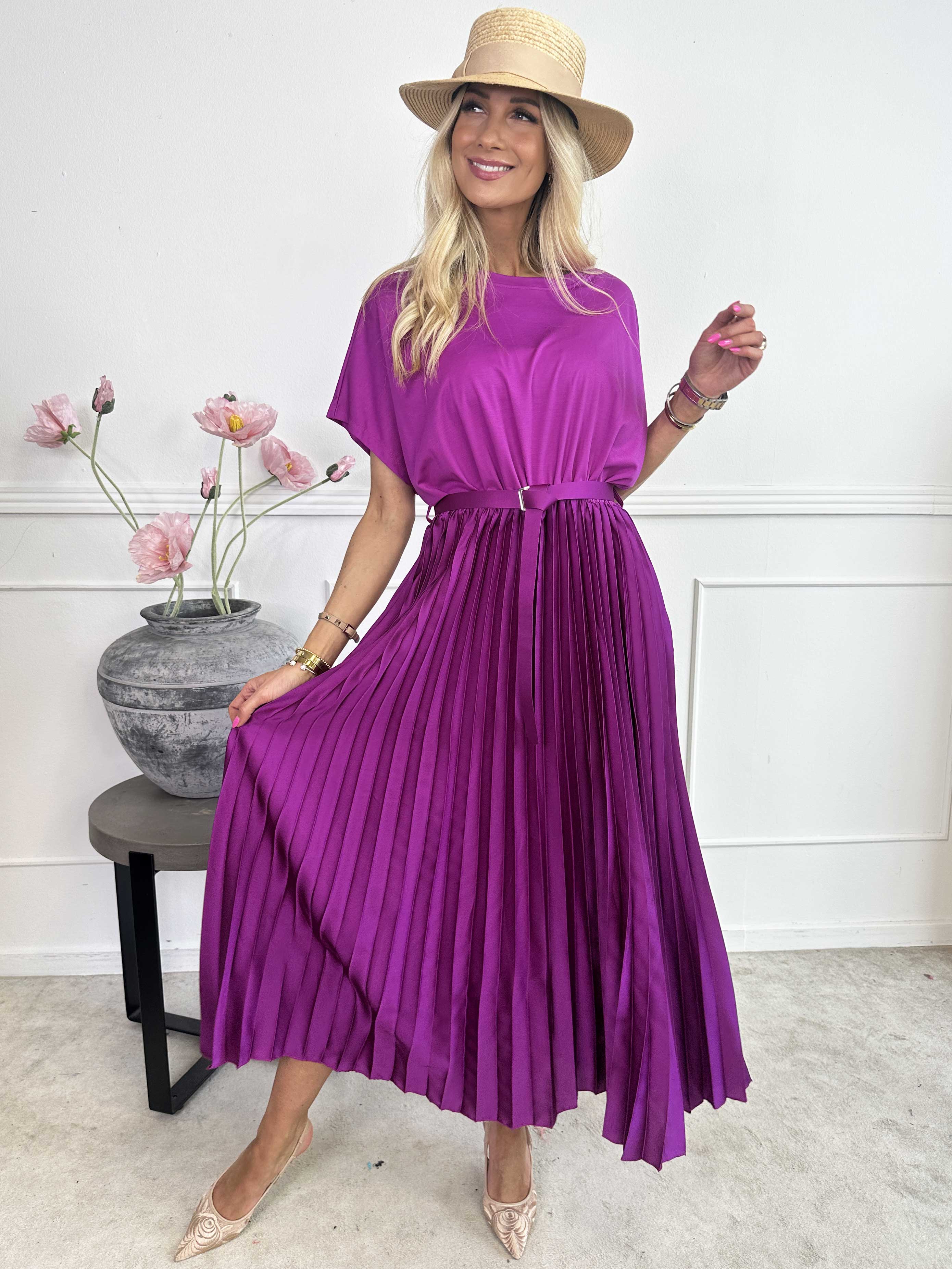 Melaina - Lang kjole med plisseret skørt