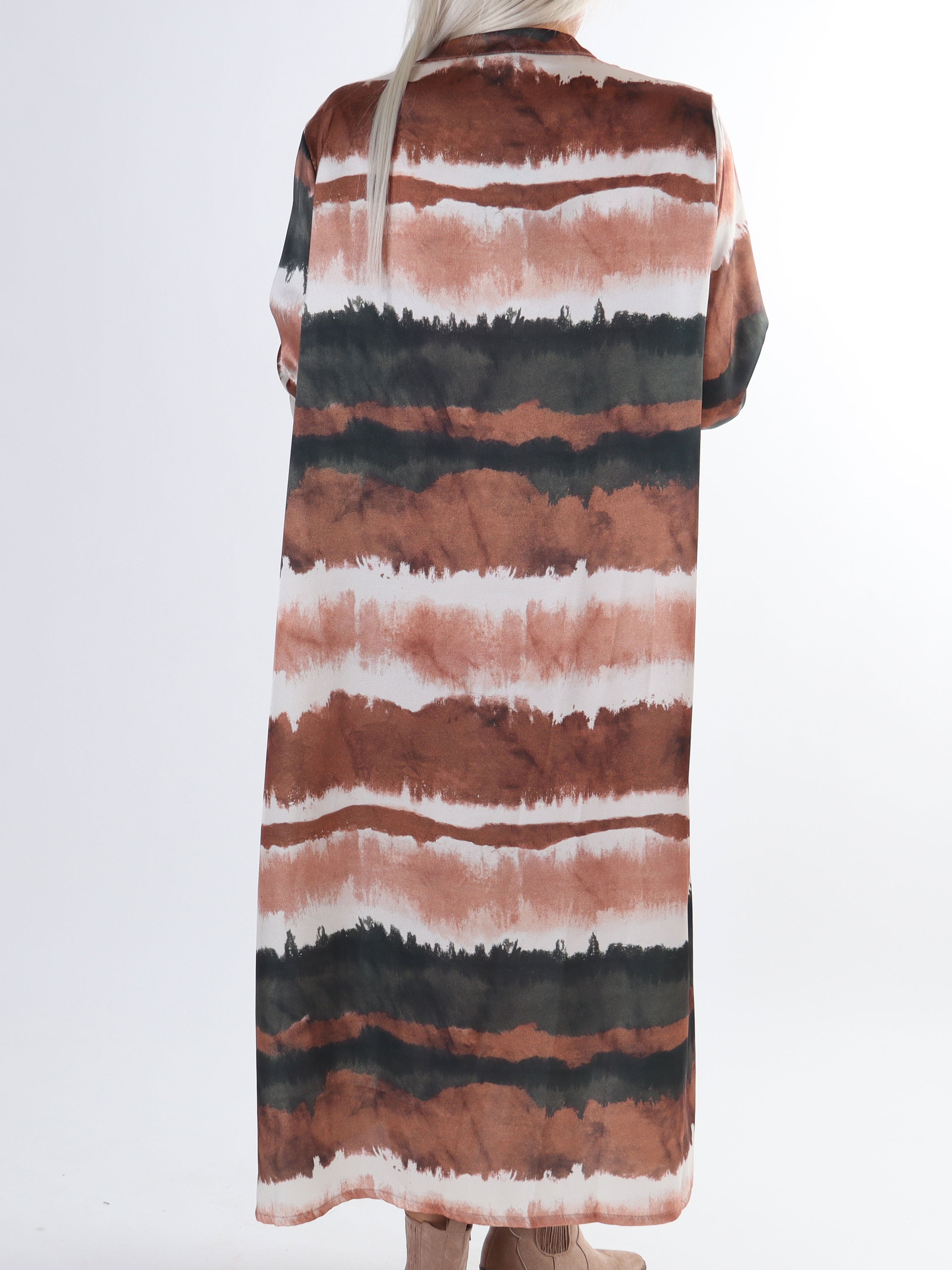 Merina - Lang plus size kjole i batik mønster