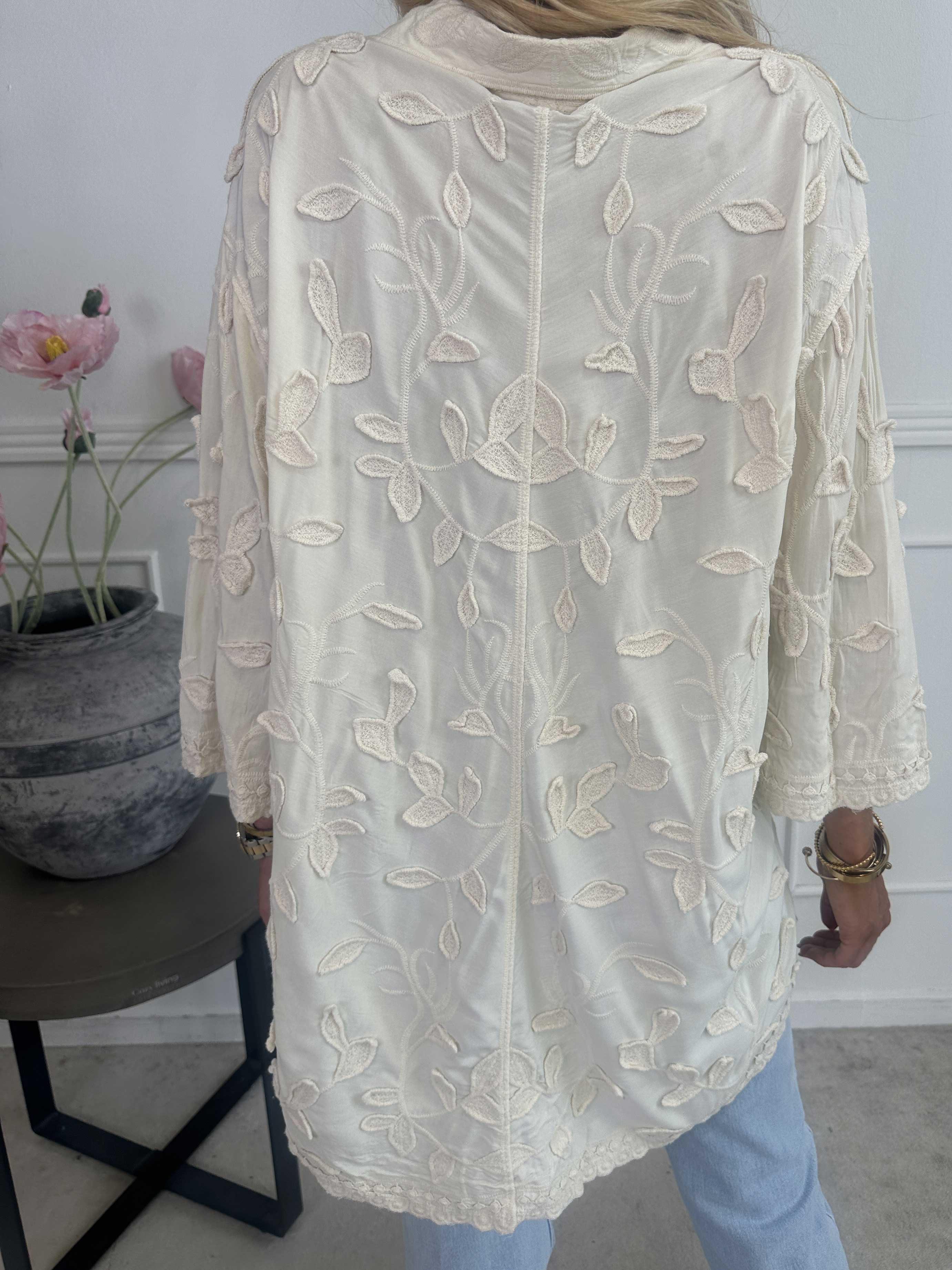 Mette - Skjorte i blød bomuld med fine bladmotiver