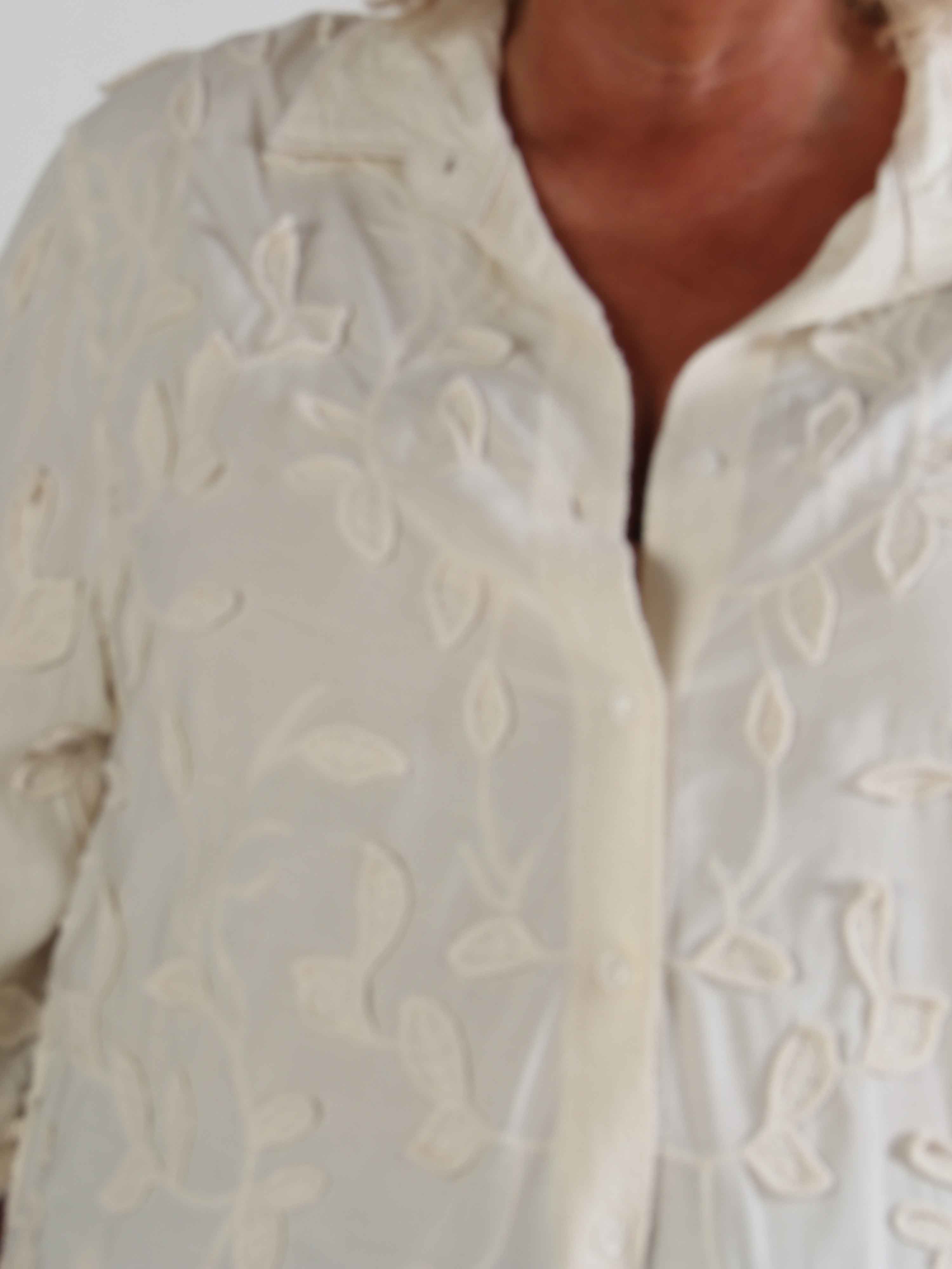 Mette - Plus size skjorte i blød bomuld med bladmotiver