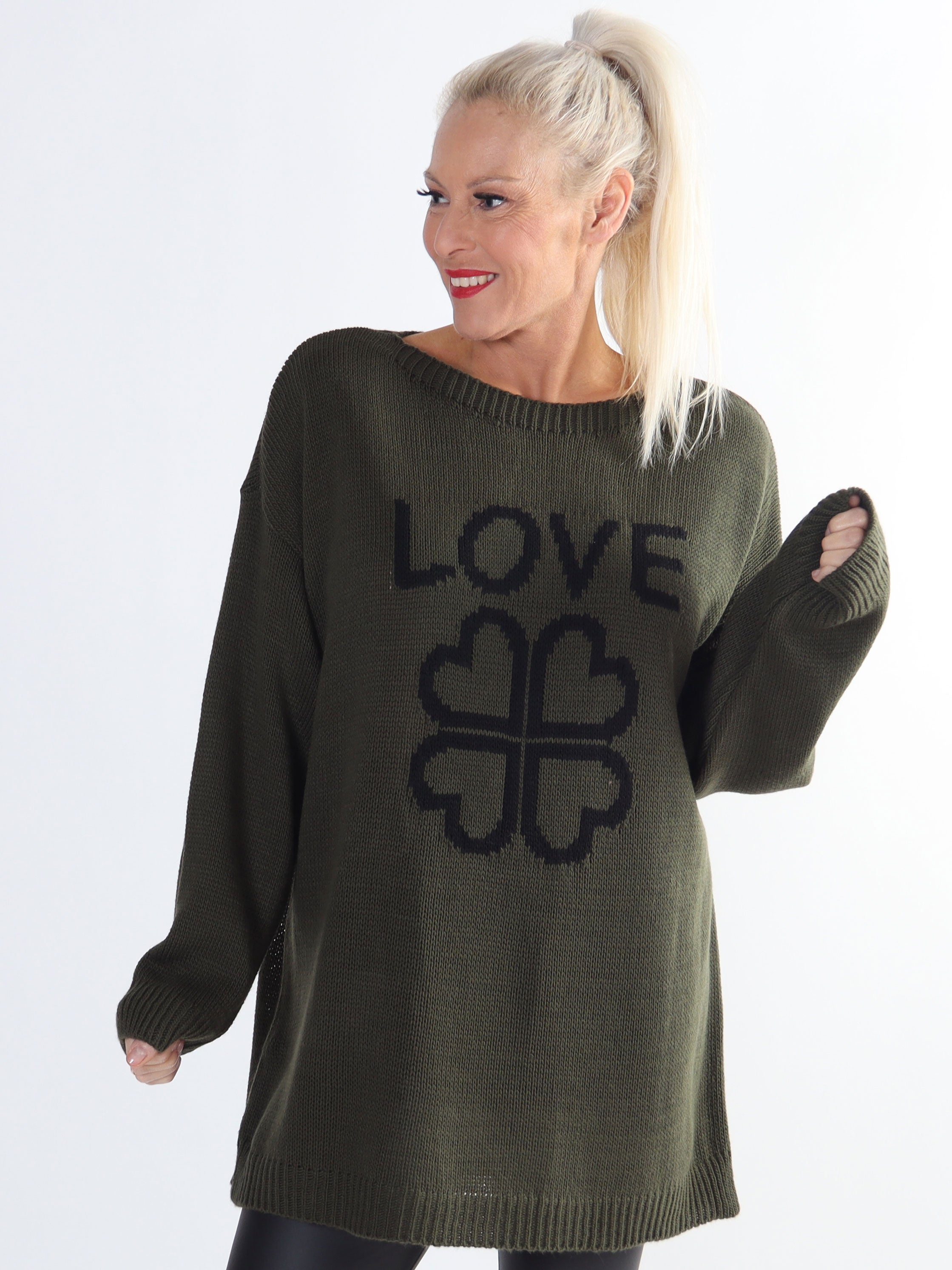 Mia - Plus size strikbluse med firkløver på