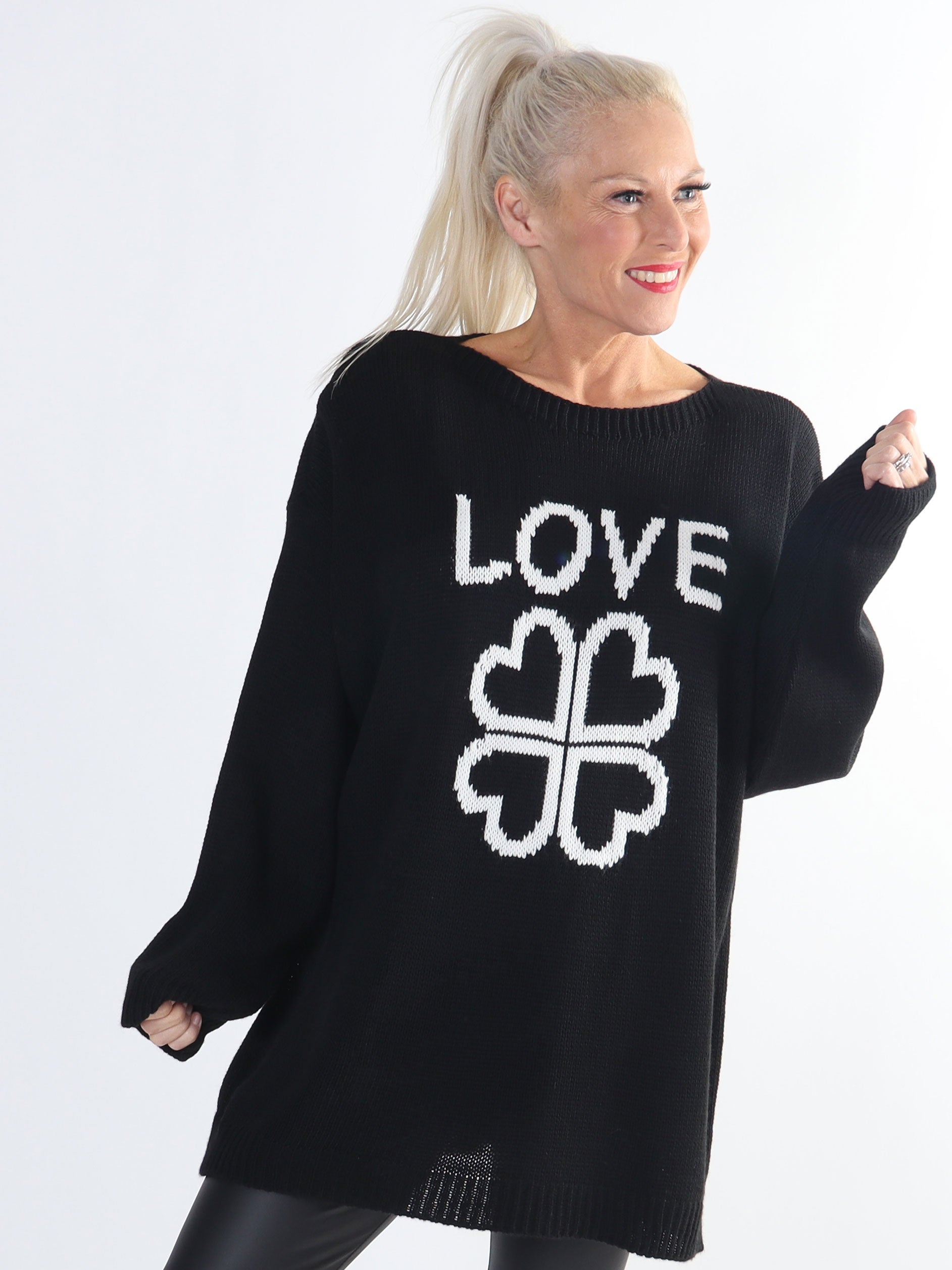 Mia - Plus size strikbluse med firkløver på