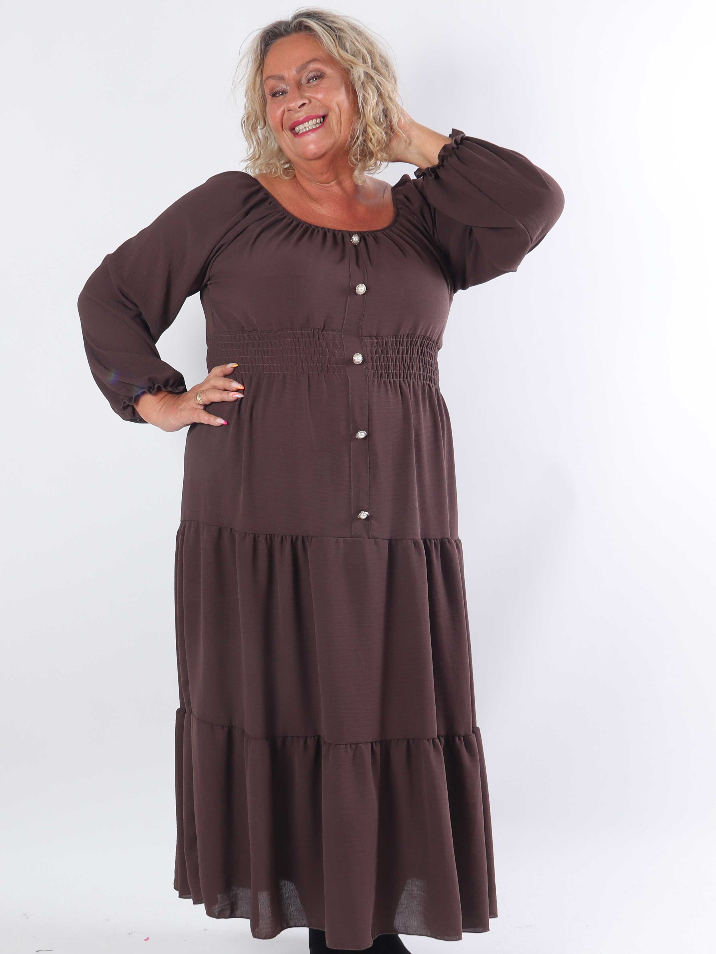 Midnight - Plus size kjole med smock i taljen og guld knapper
