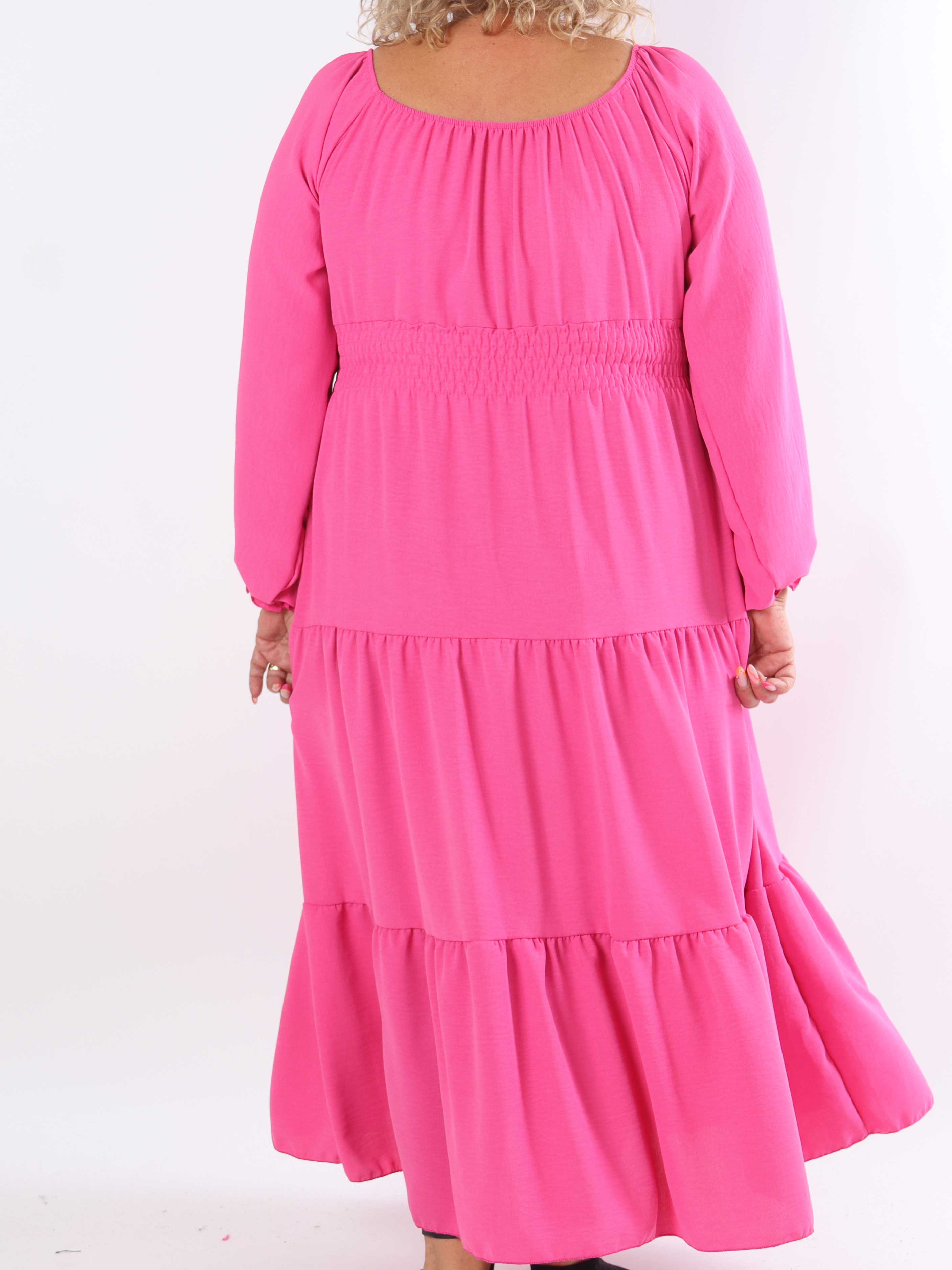 Midnight - Plus size kjole med smock i taljen og guld knapper