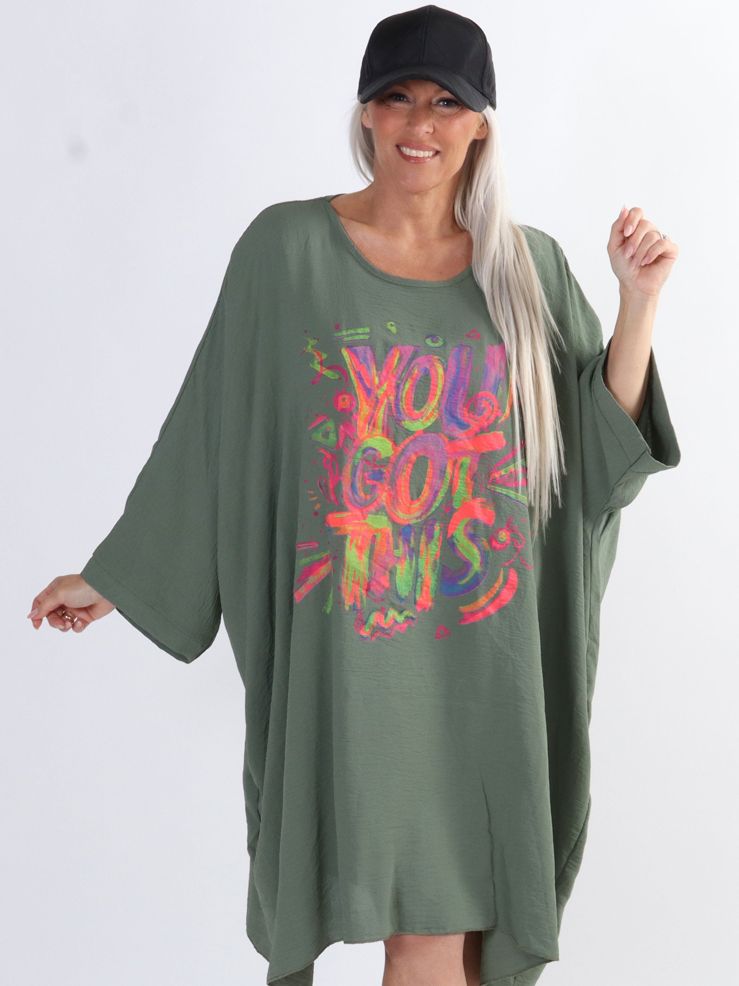 Mika - Oversize plus size kjole i viscose med motiv foran