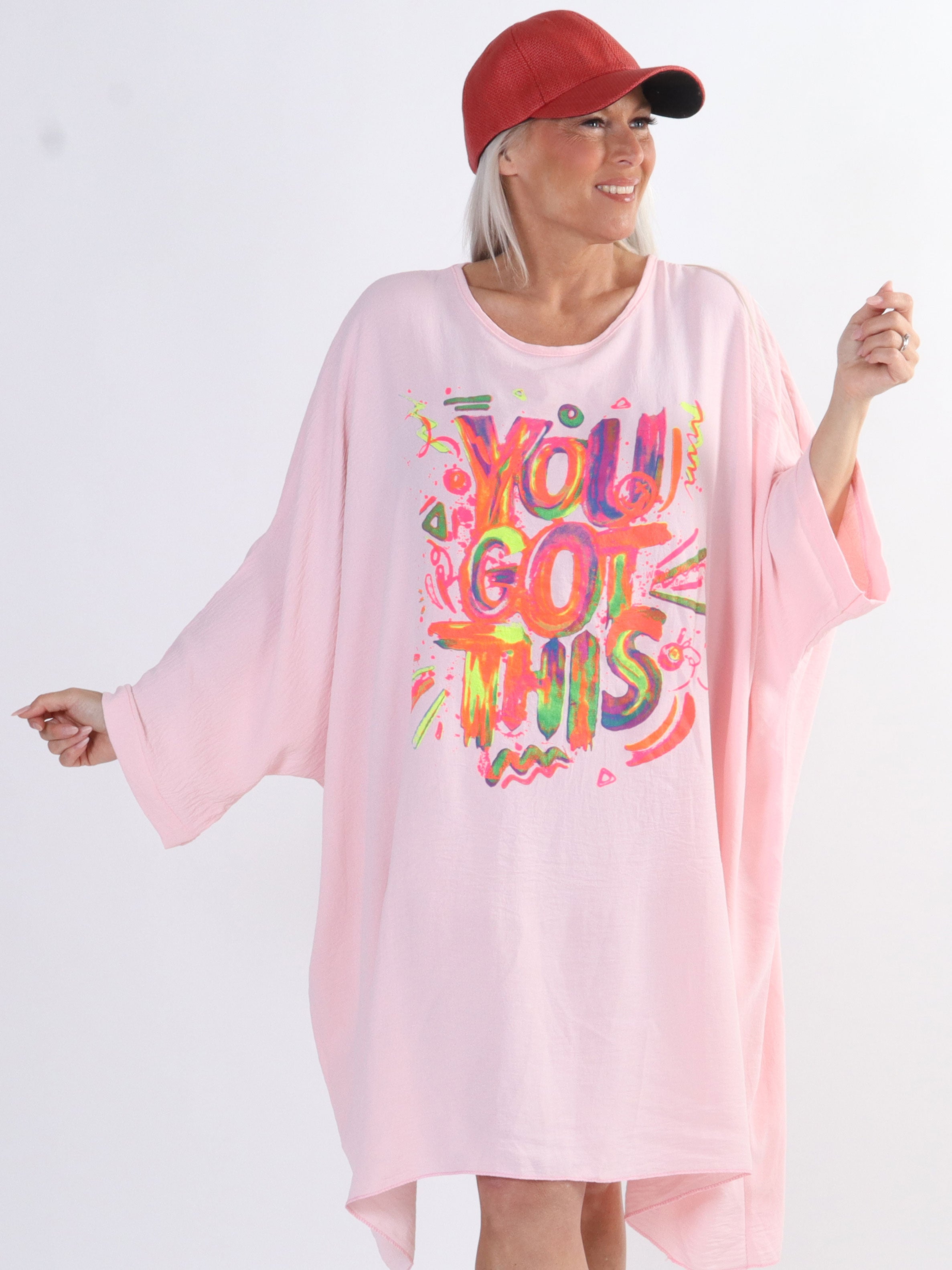 Mika - Oversize plus size kjole i viscose med motiv foran