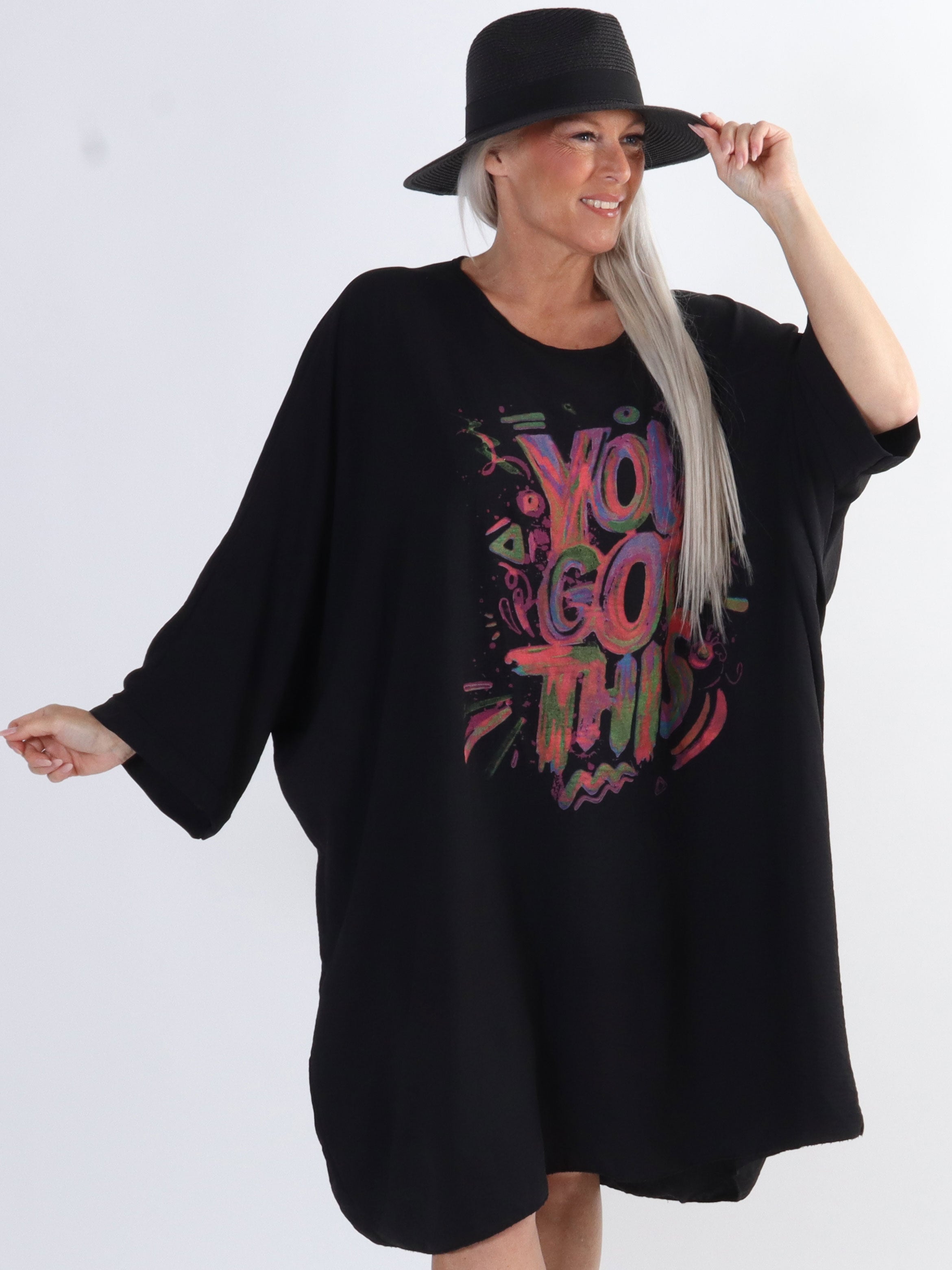 Mika - Oversize plus size kjole i viscose med motiv foran